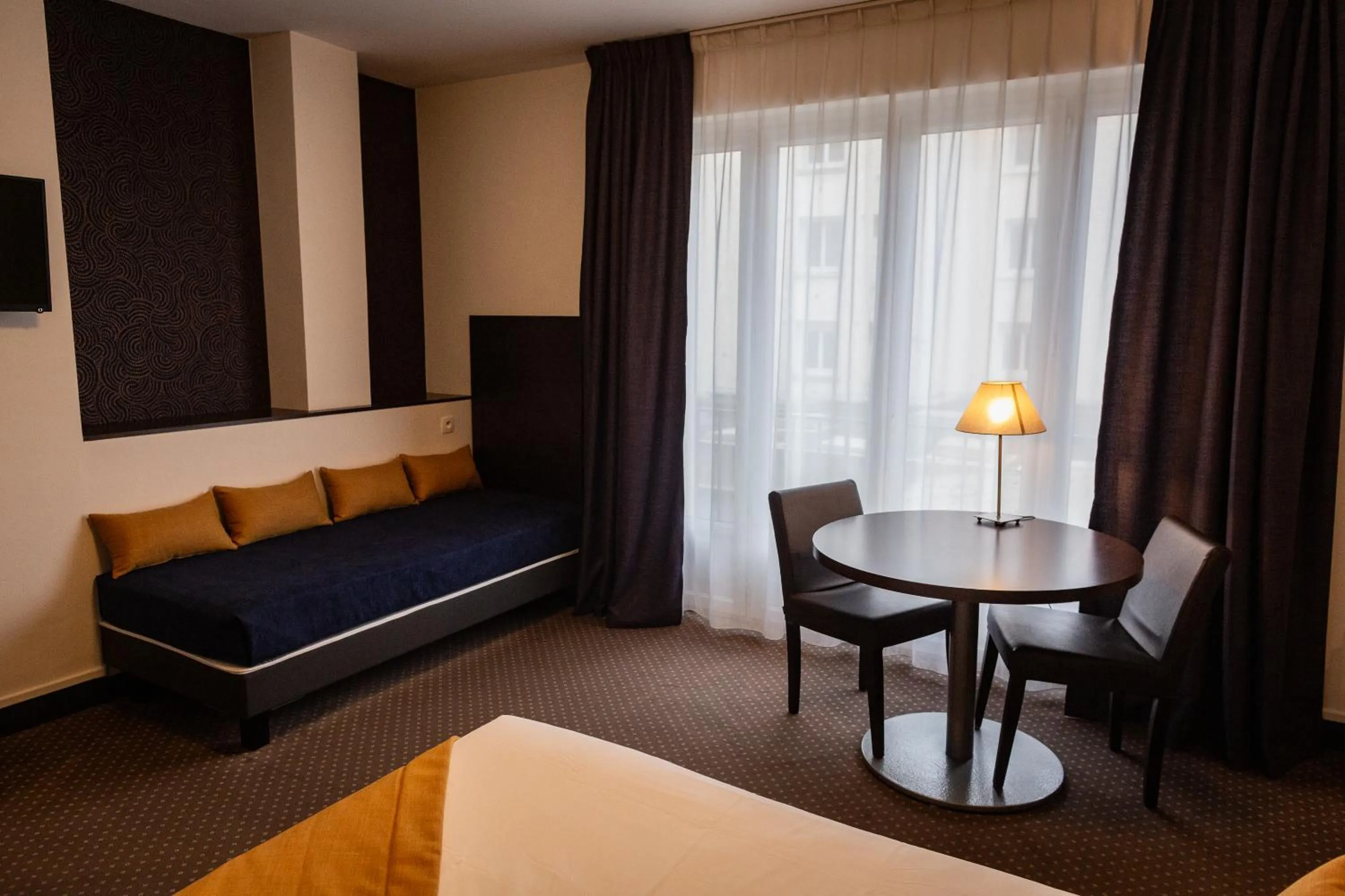 Superior Double Room in Hotel Astrid Caen centre