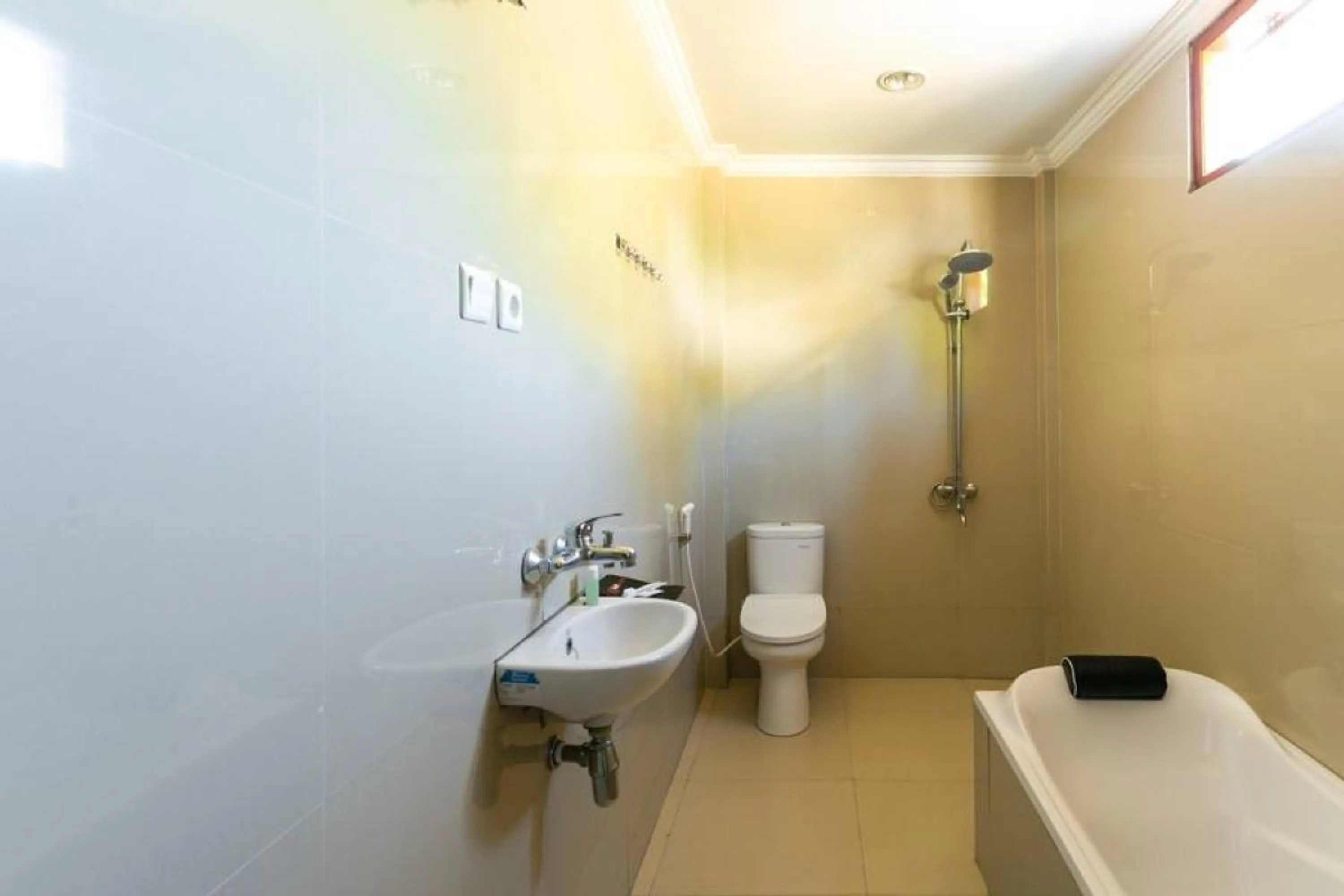 Deluxe Room in RedDoorz near Parangtritis Beach