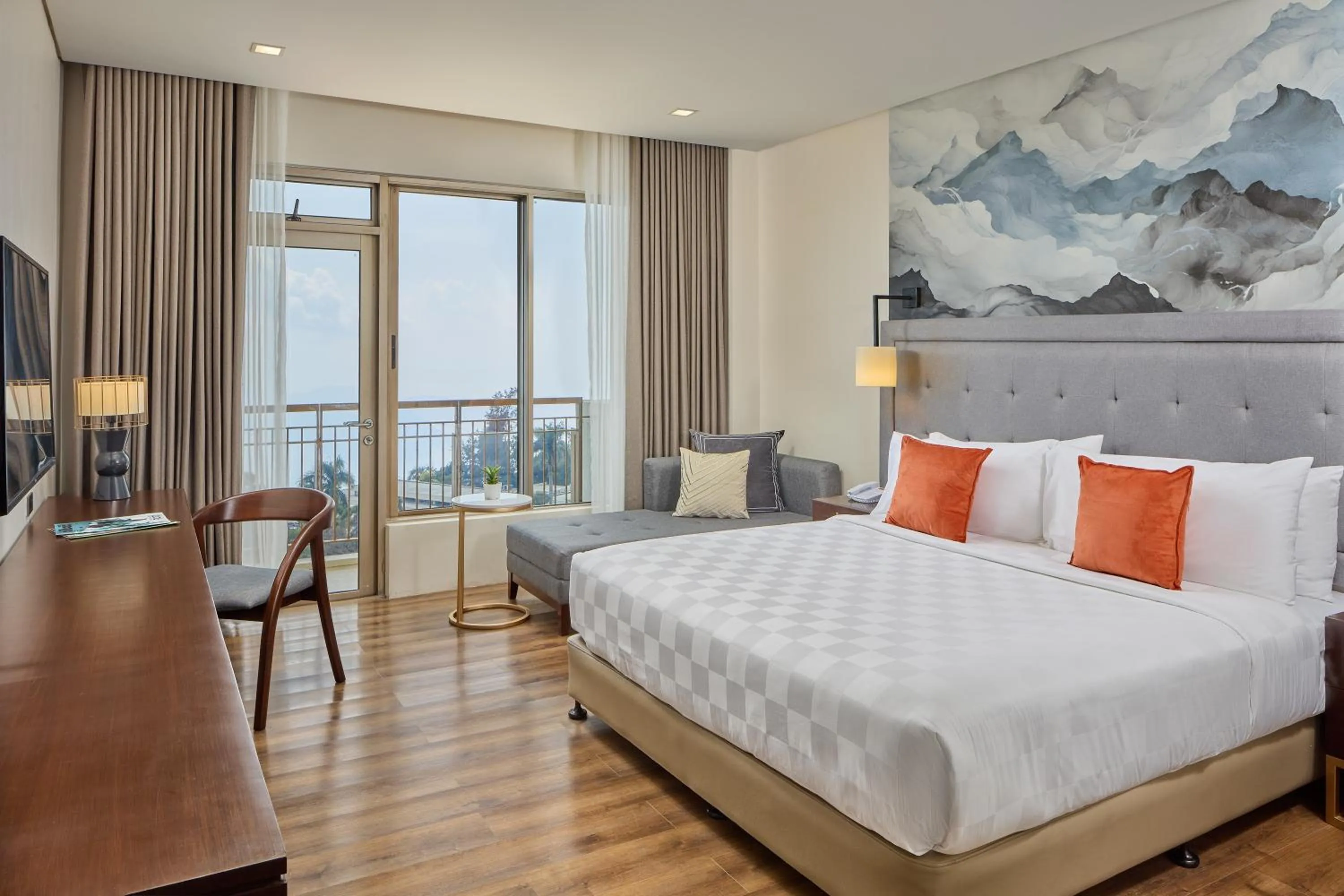 Superior King in Summit Ridge Tagaytay - Newly Renovated