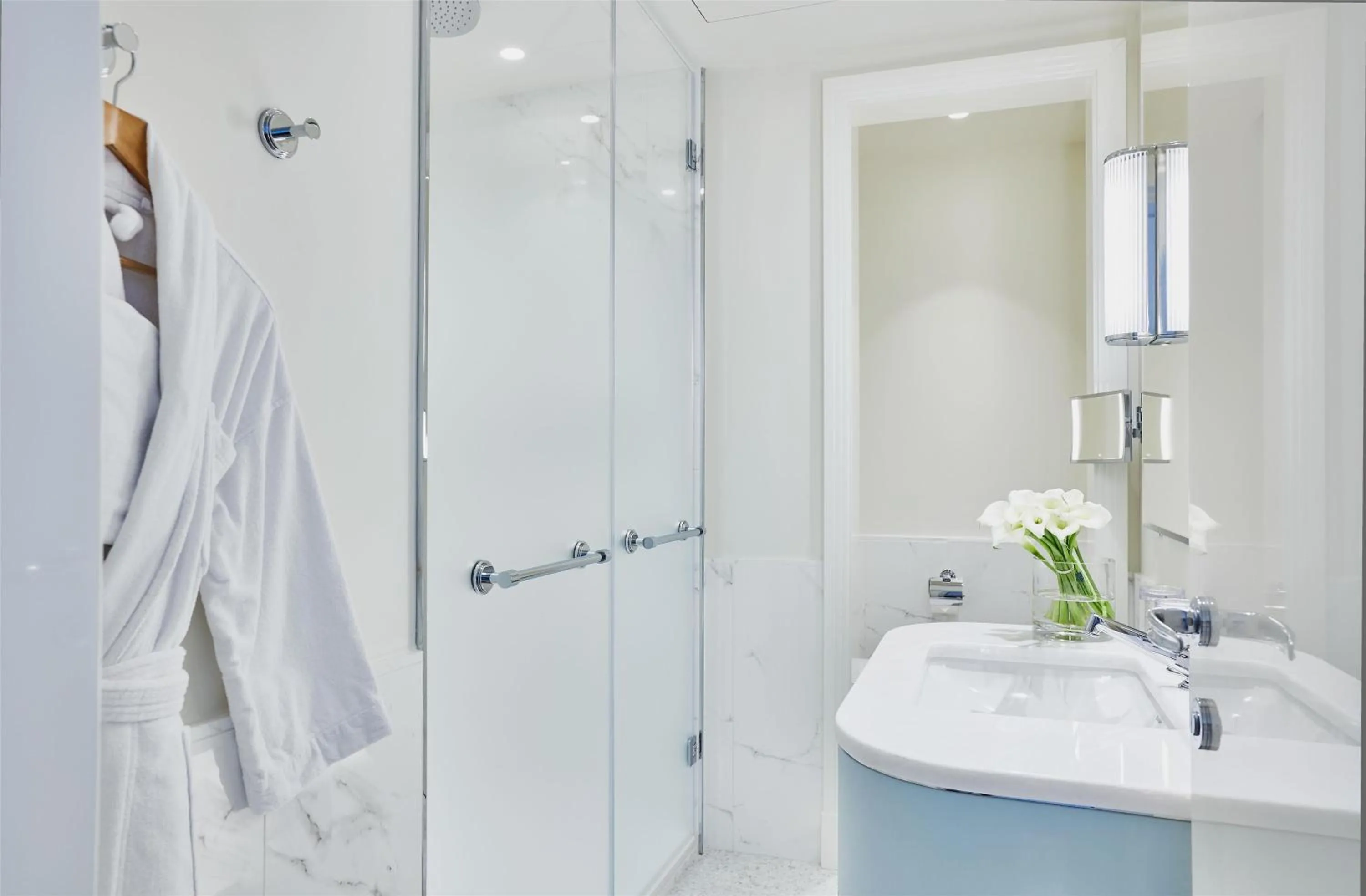 Deluxe Twin Room in Hôtel Martinez, in The Unbound Collection by Hyatt