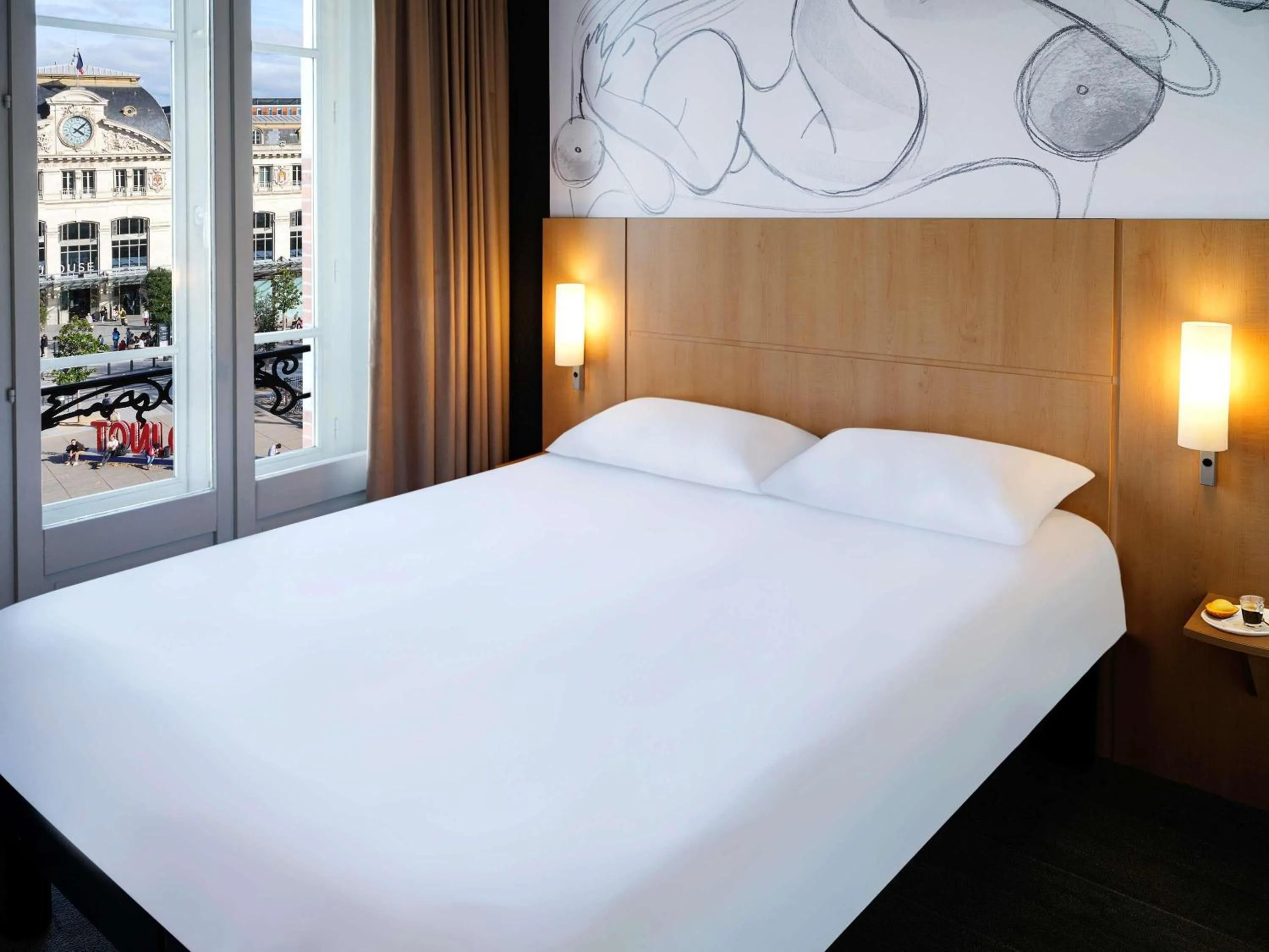 Standard Double Room in ibis Toulouse Gare Matabiau