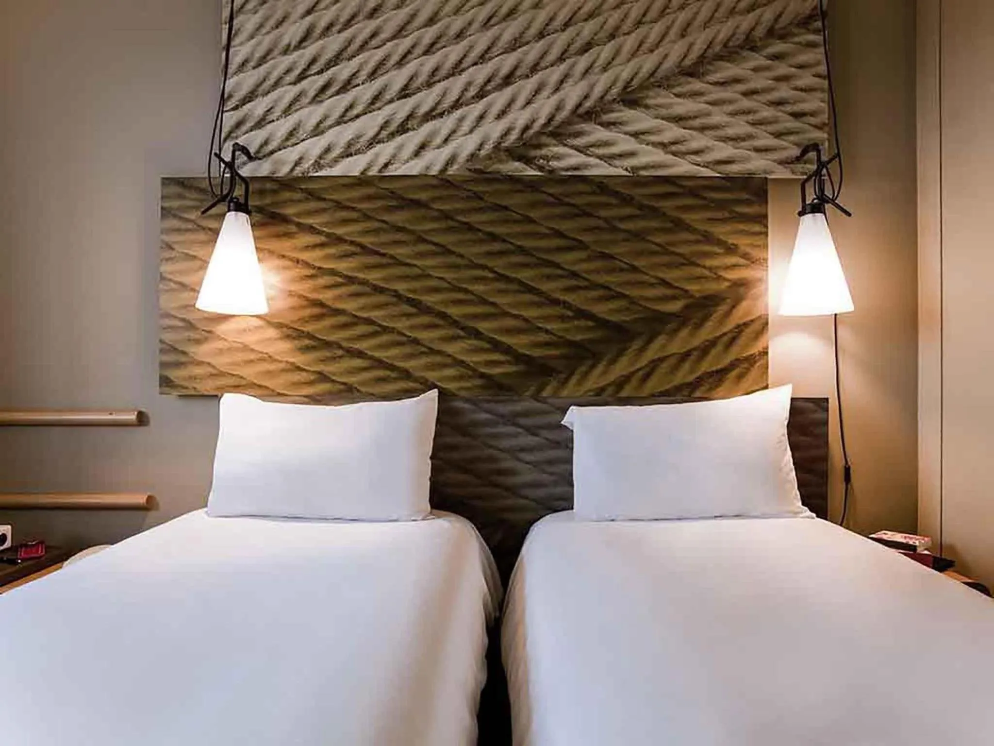 Standard Room with Two Single Beds in ibis Paris Porte de Clichy Centre