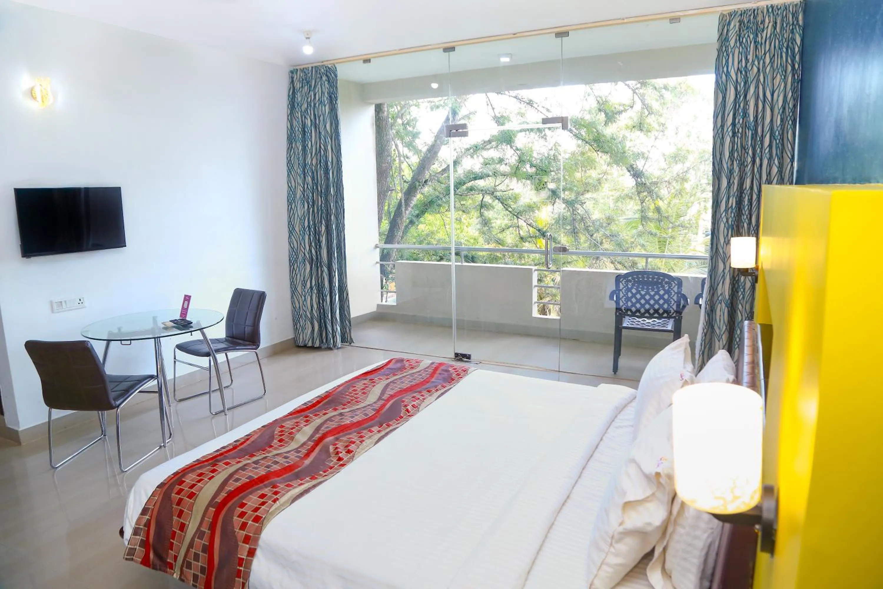Classic room with Balcony in Sterling Yelagiri