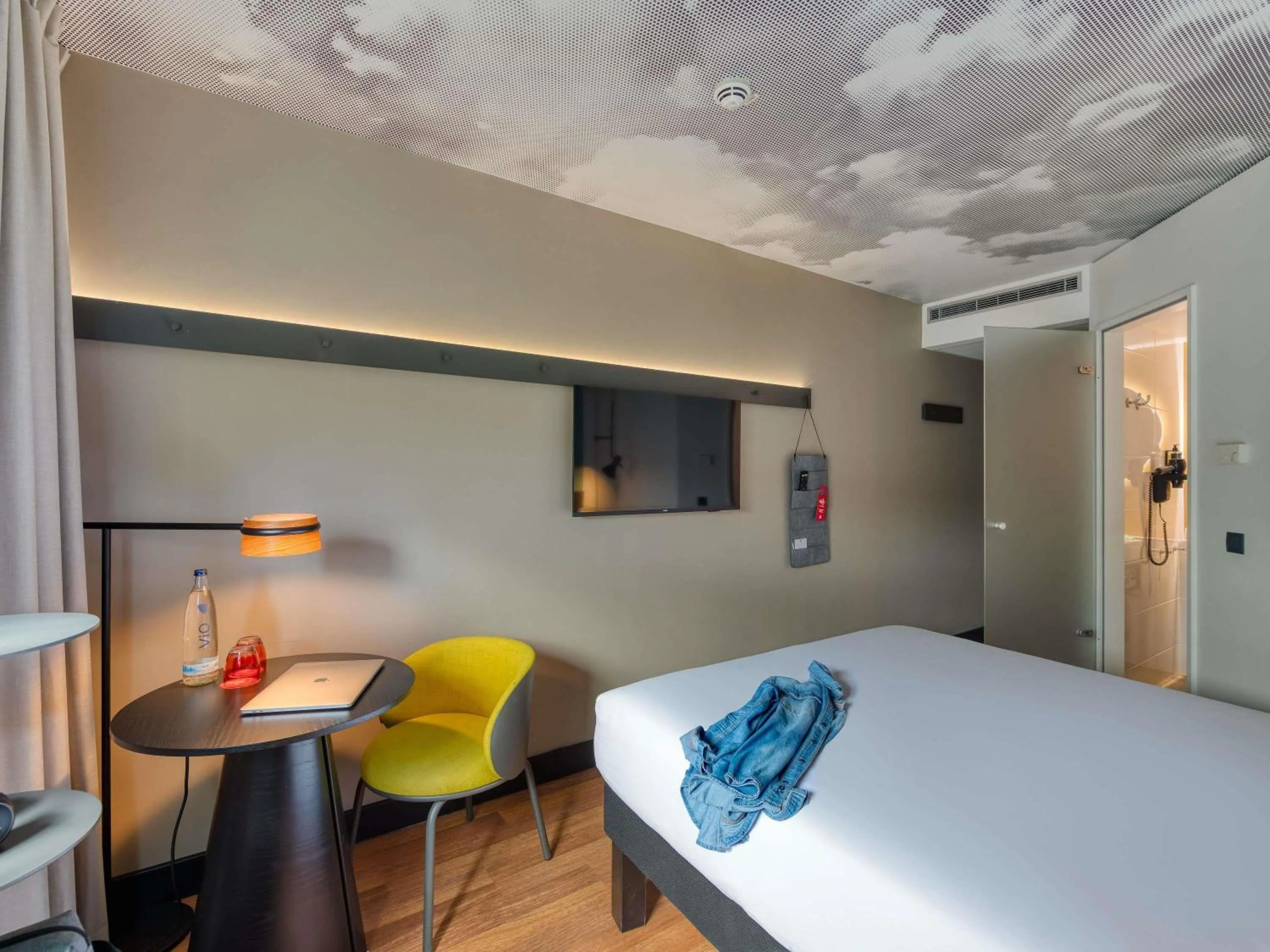 Double Room in ibis Berlin Kurfuerstendamm - neu renoviert