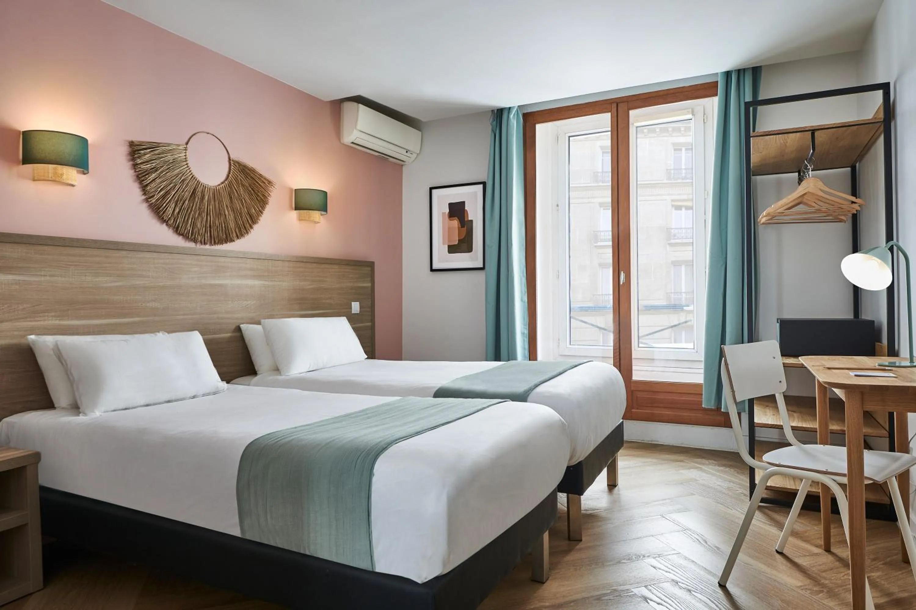 Club Twin Room in Hôtel Kabanel by Happyculture