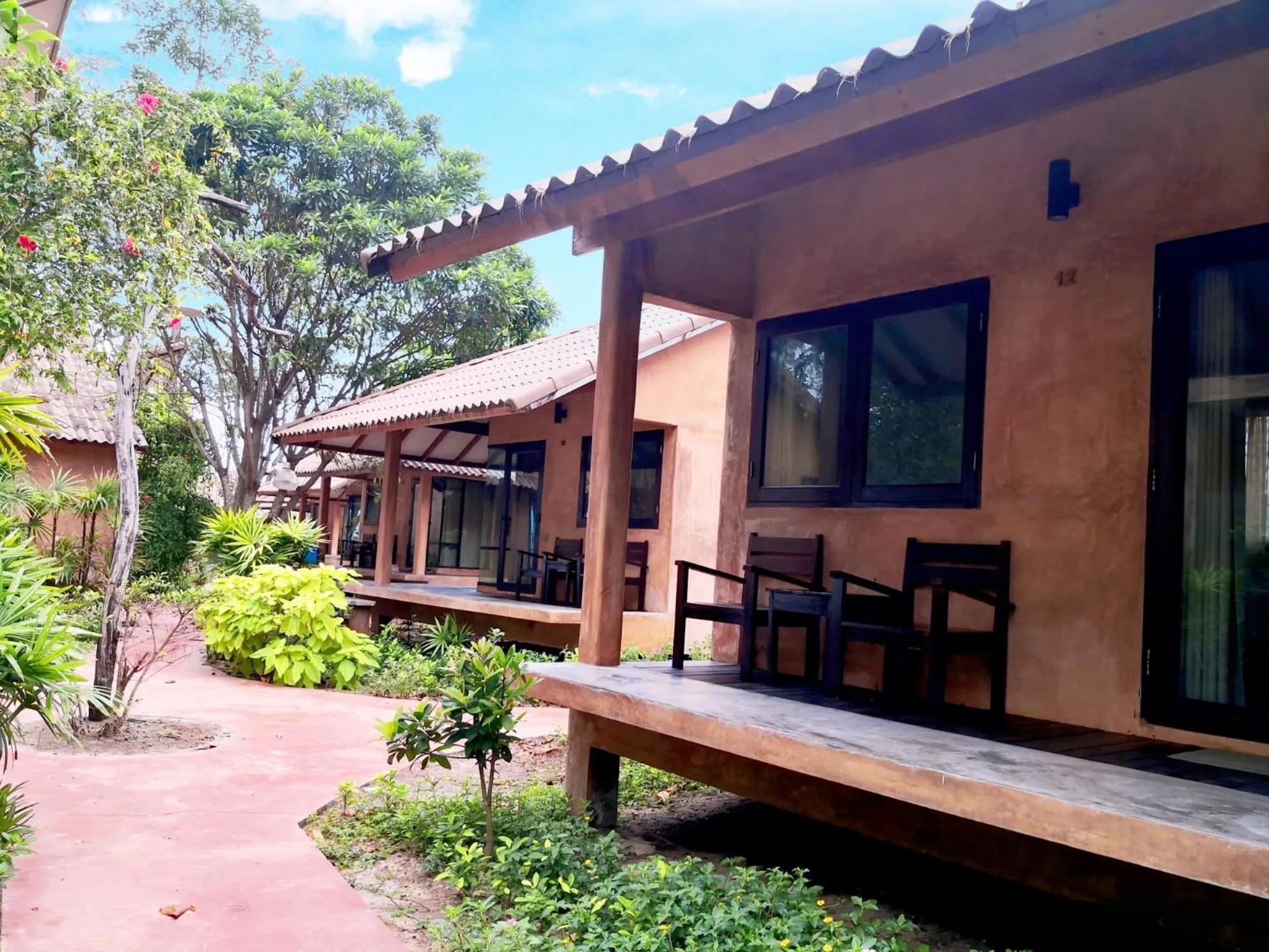 Superior Garden Bungalow in Flora I Talay