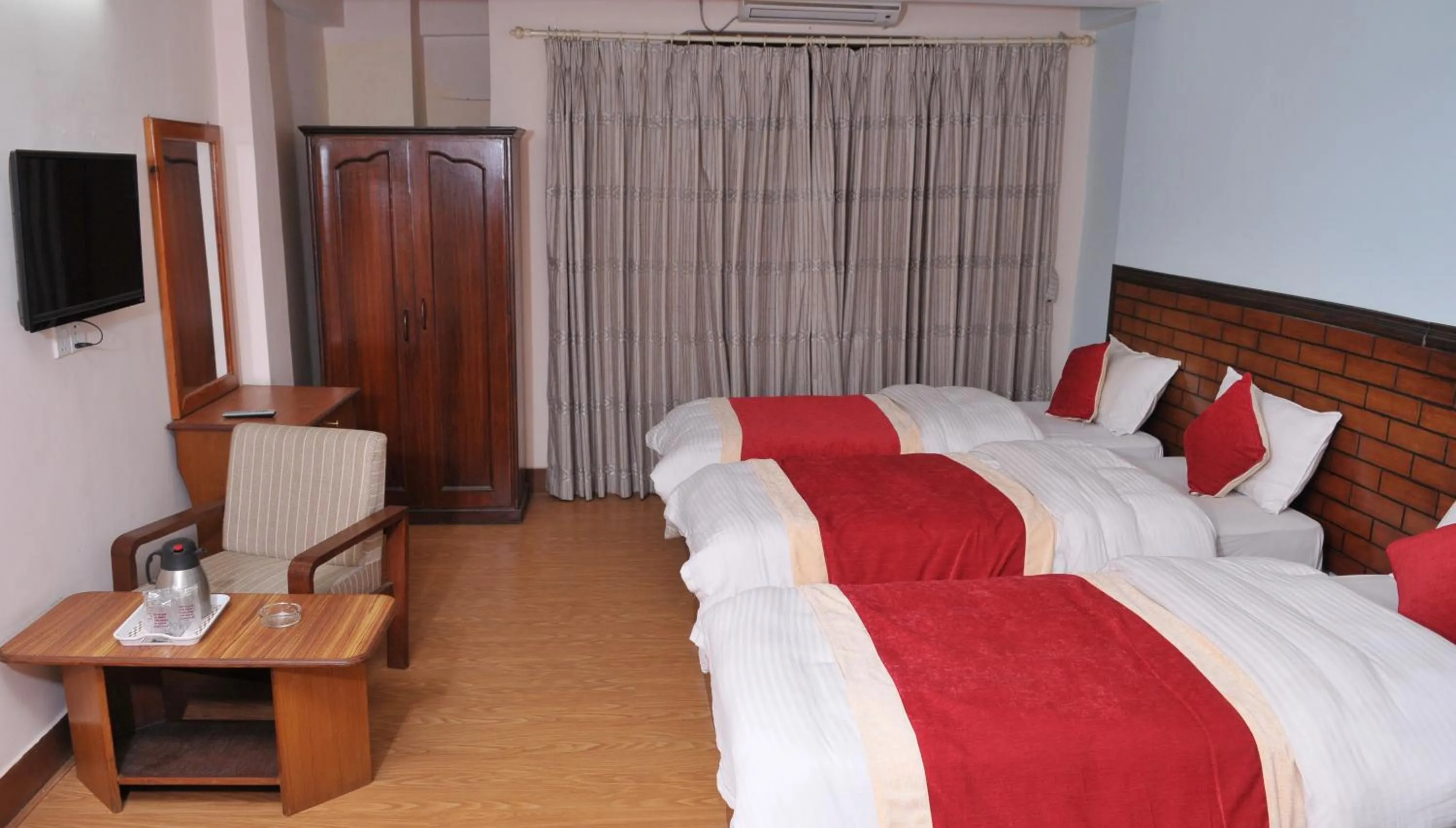 Deluxe Triple Room in Hotel Brihaspati