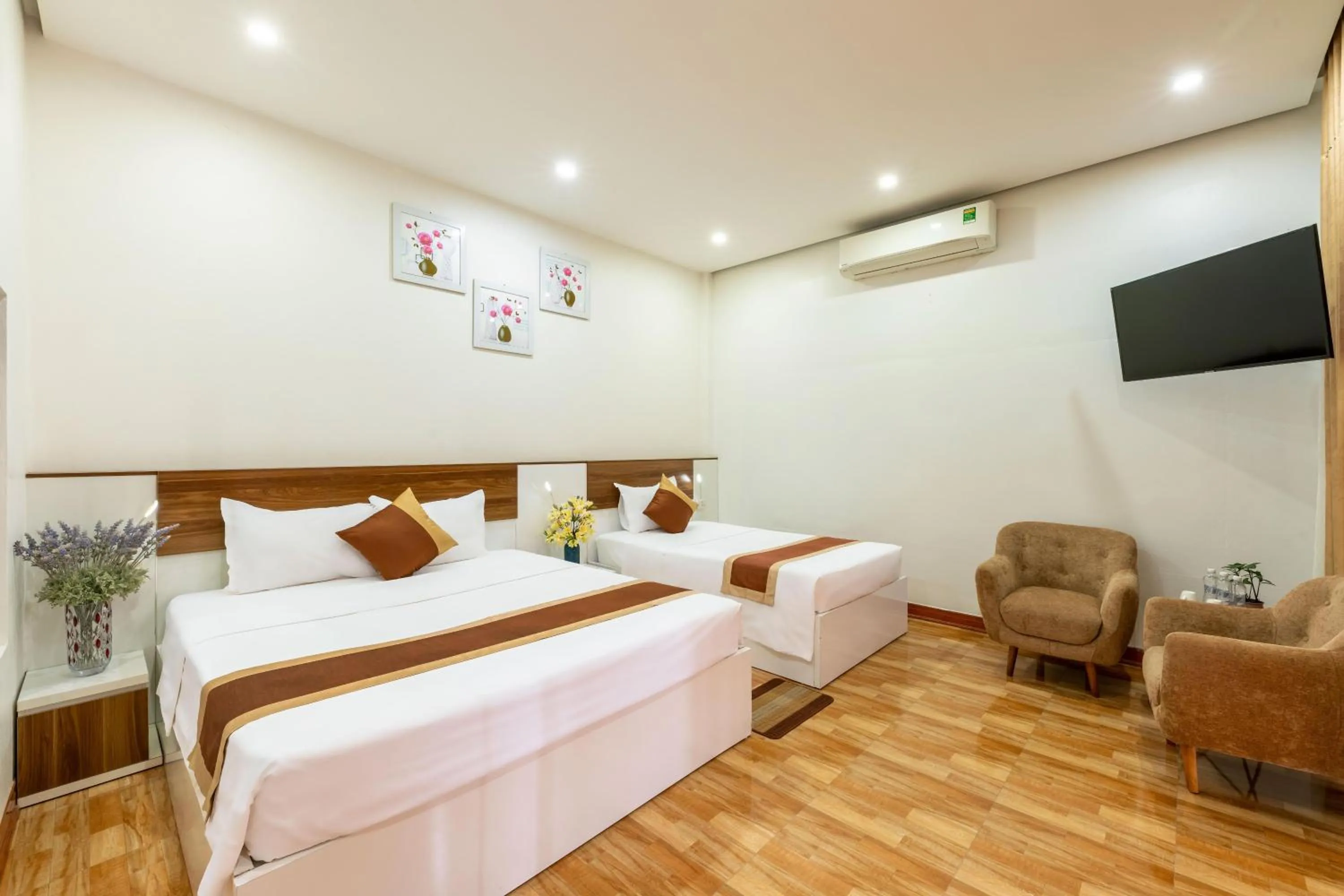 Superior Triple Room in TAM COC SUNSHINE HOTEL