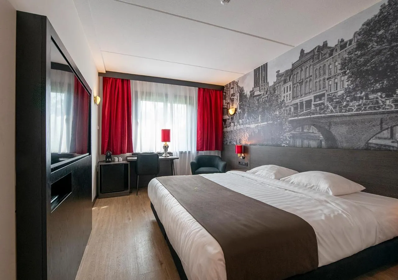Deluxe King Room in Bastion Hotel Amsterdam Airport