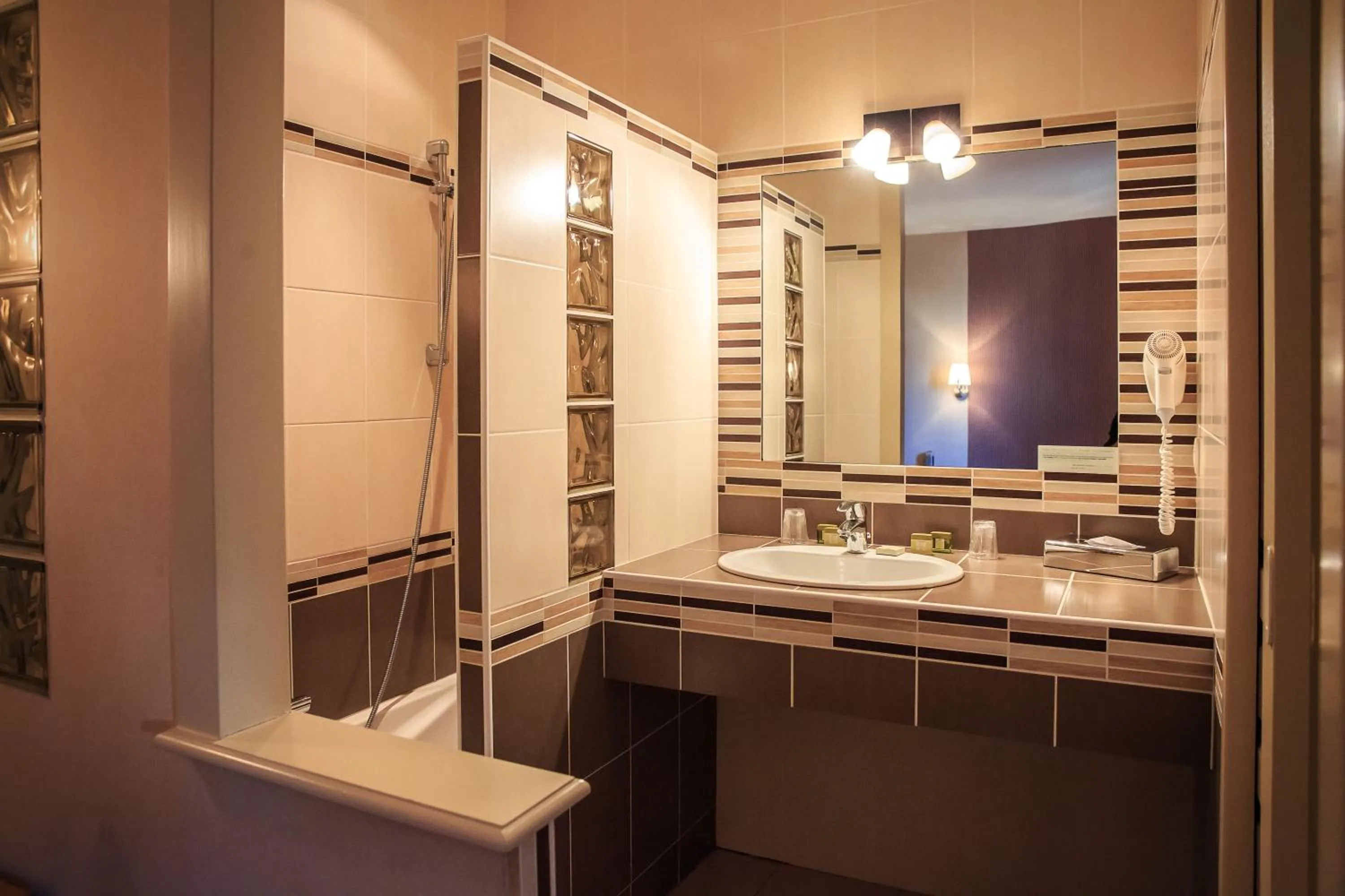 Double or Twin Room in Hostellerie d'Héloïse Logis