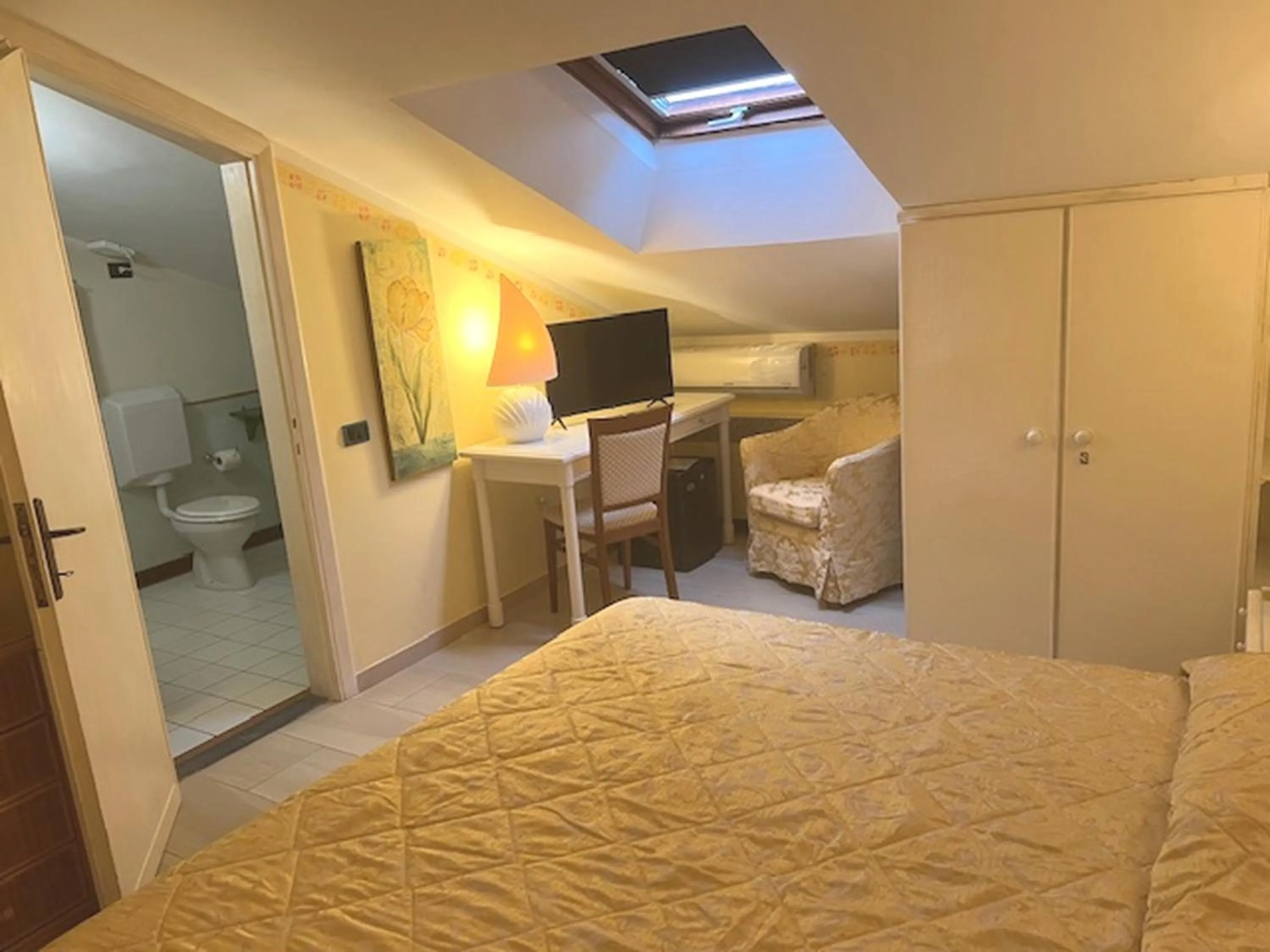 Budget Double or Twin Room in Hotel Kyrton