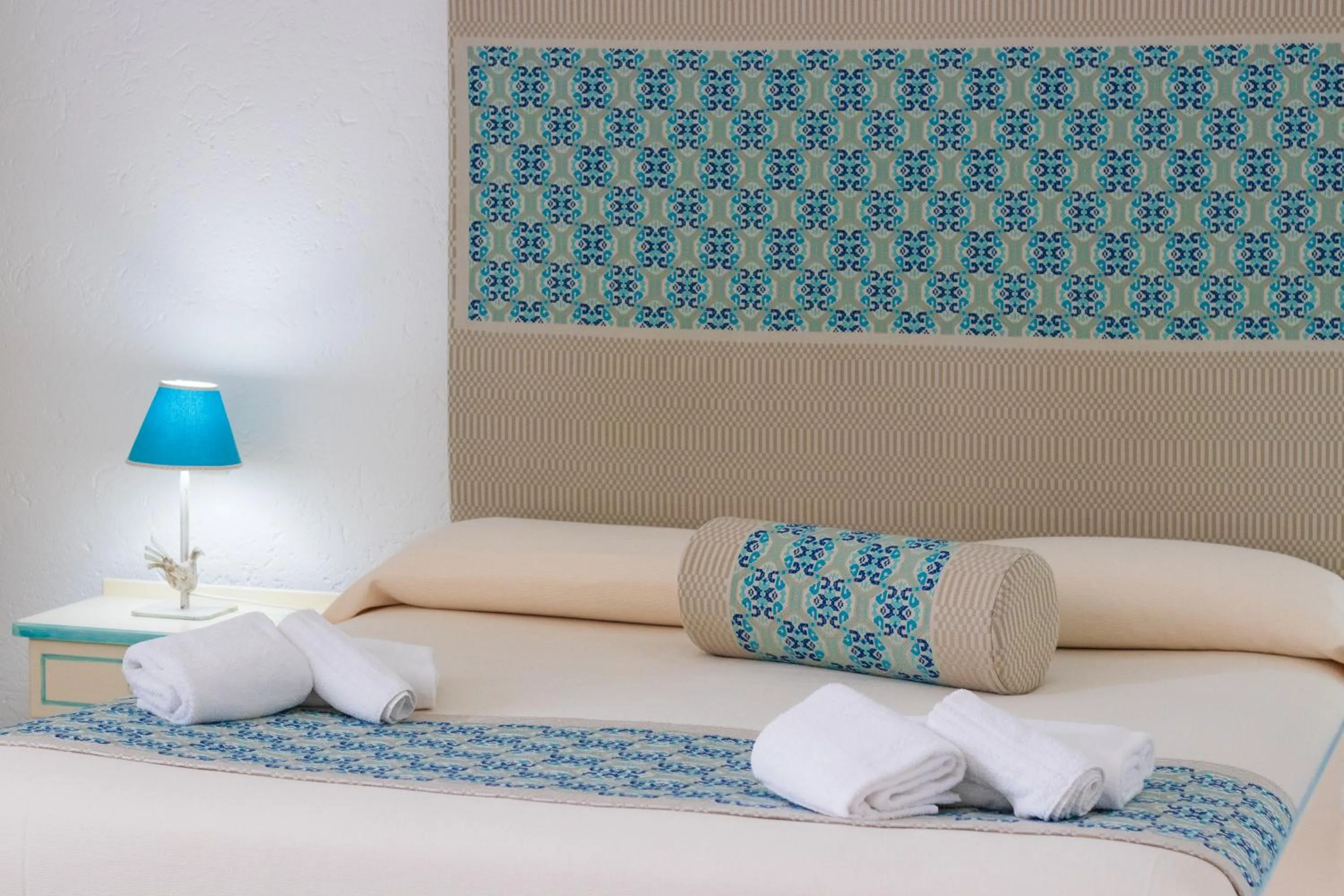 King Room with Balcony - single occupancy in Hotel Canne al Vento