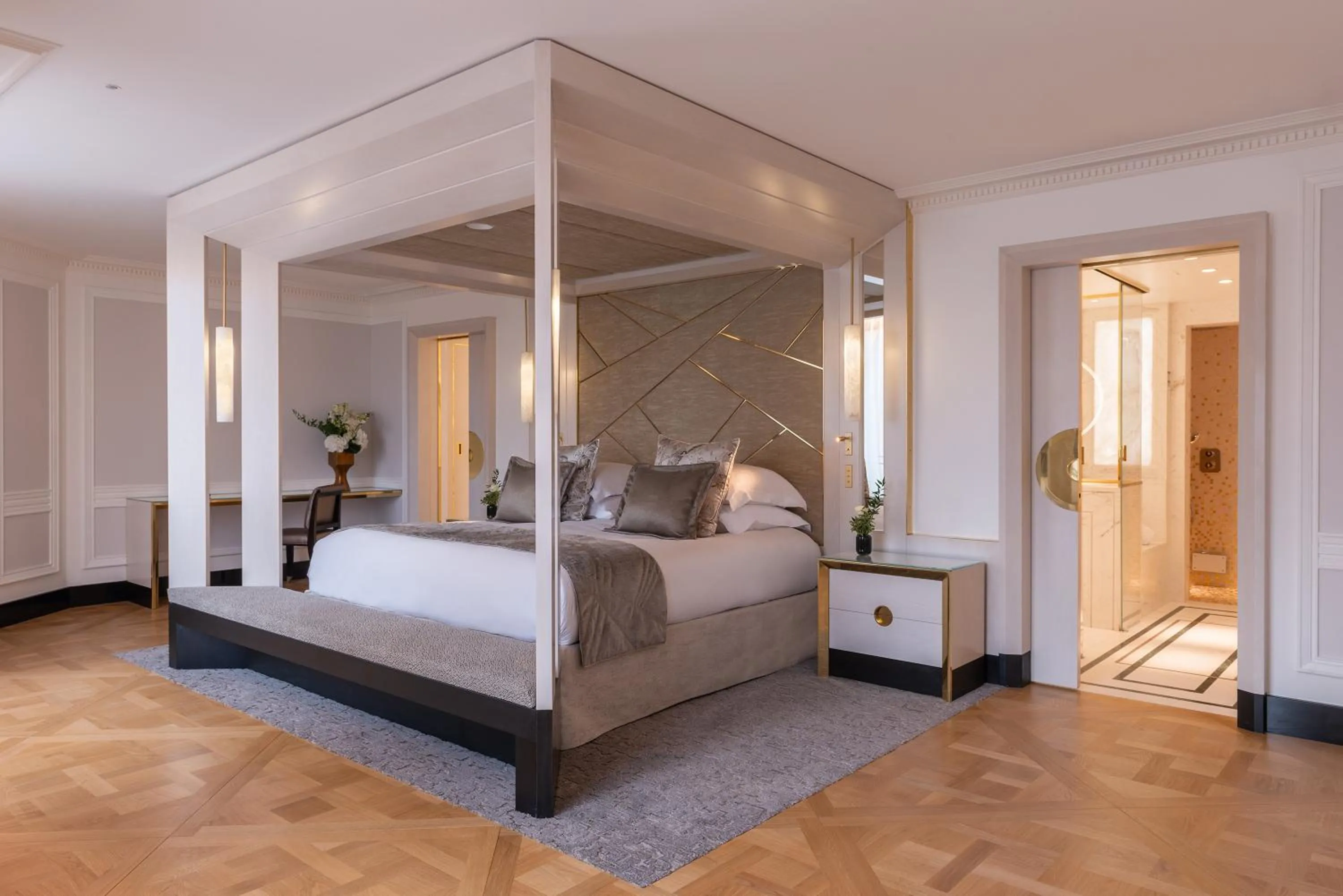 Triumph Apartment in L'Hôtel du Collectionneur Paris