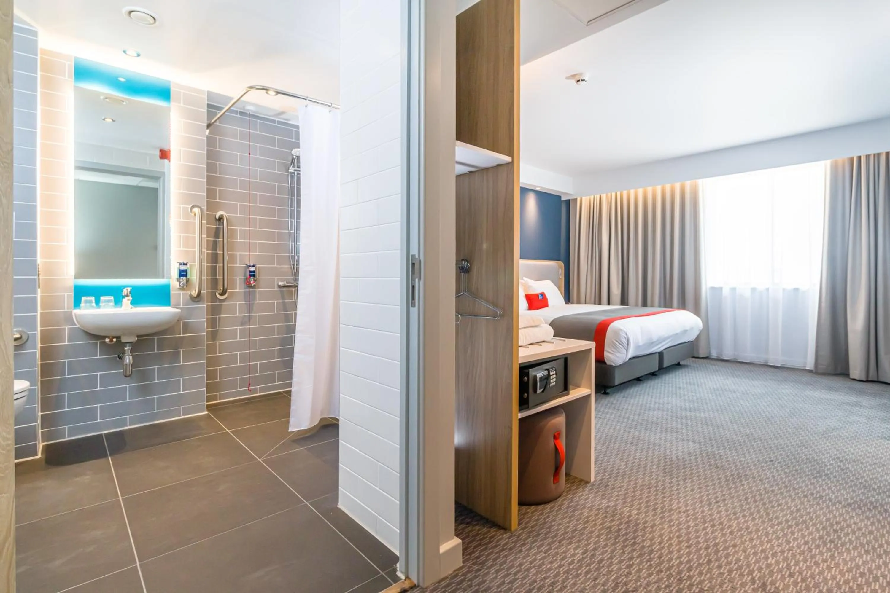 Standard Double Room with Free Hot Breakfast - Accessible in Holiday Inn Express - Bodmin - Victoria Junction by IHG