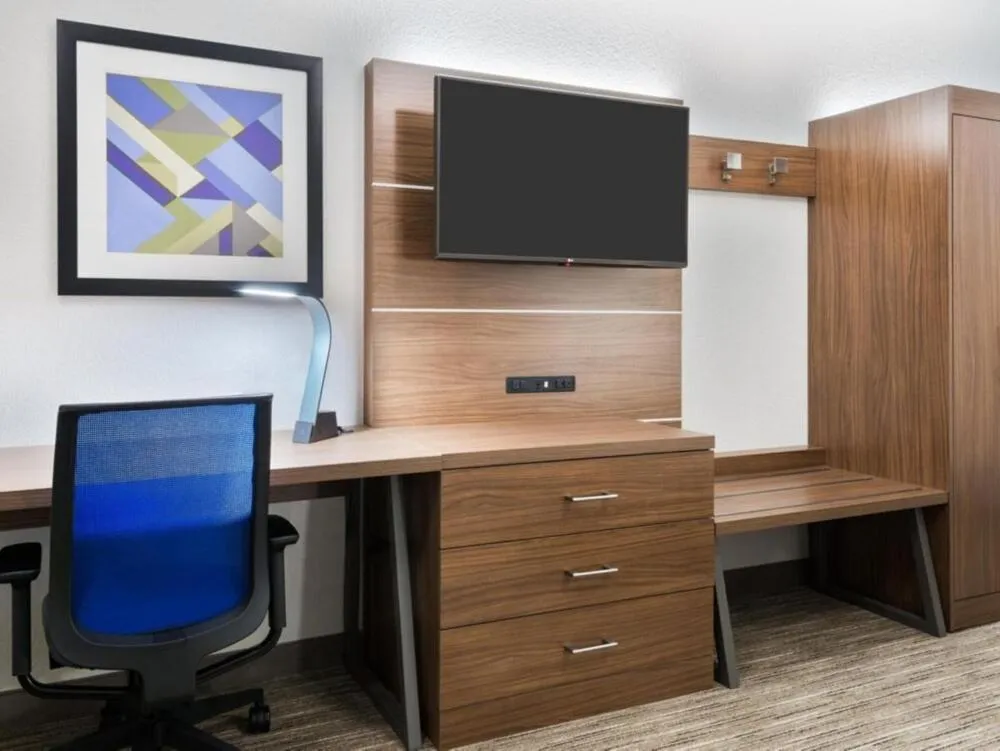 Standard Double Room - Hearing Accessible in Holiday Inn Express & Suites - Nashville MetroCenter Downtown by IHG