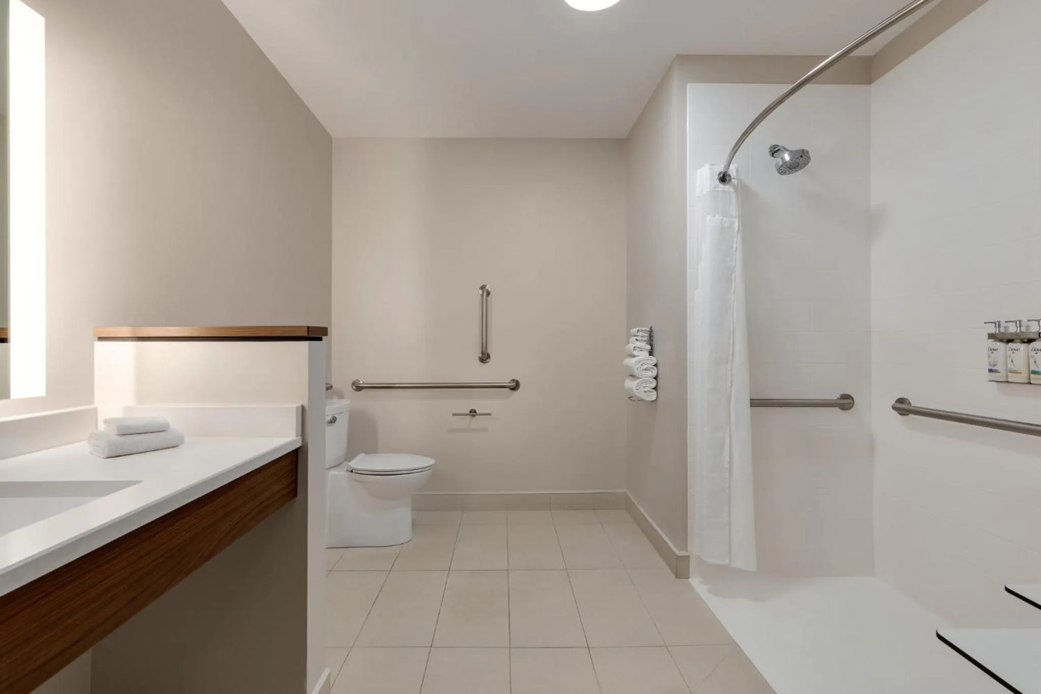 Standard King Room with Mobility Accessible Roll-In Shower in Holiday Inn Express & Suites - Dalton - Walnut Ave by IHG