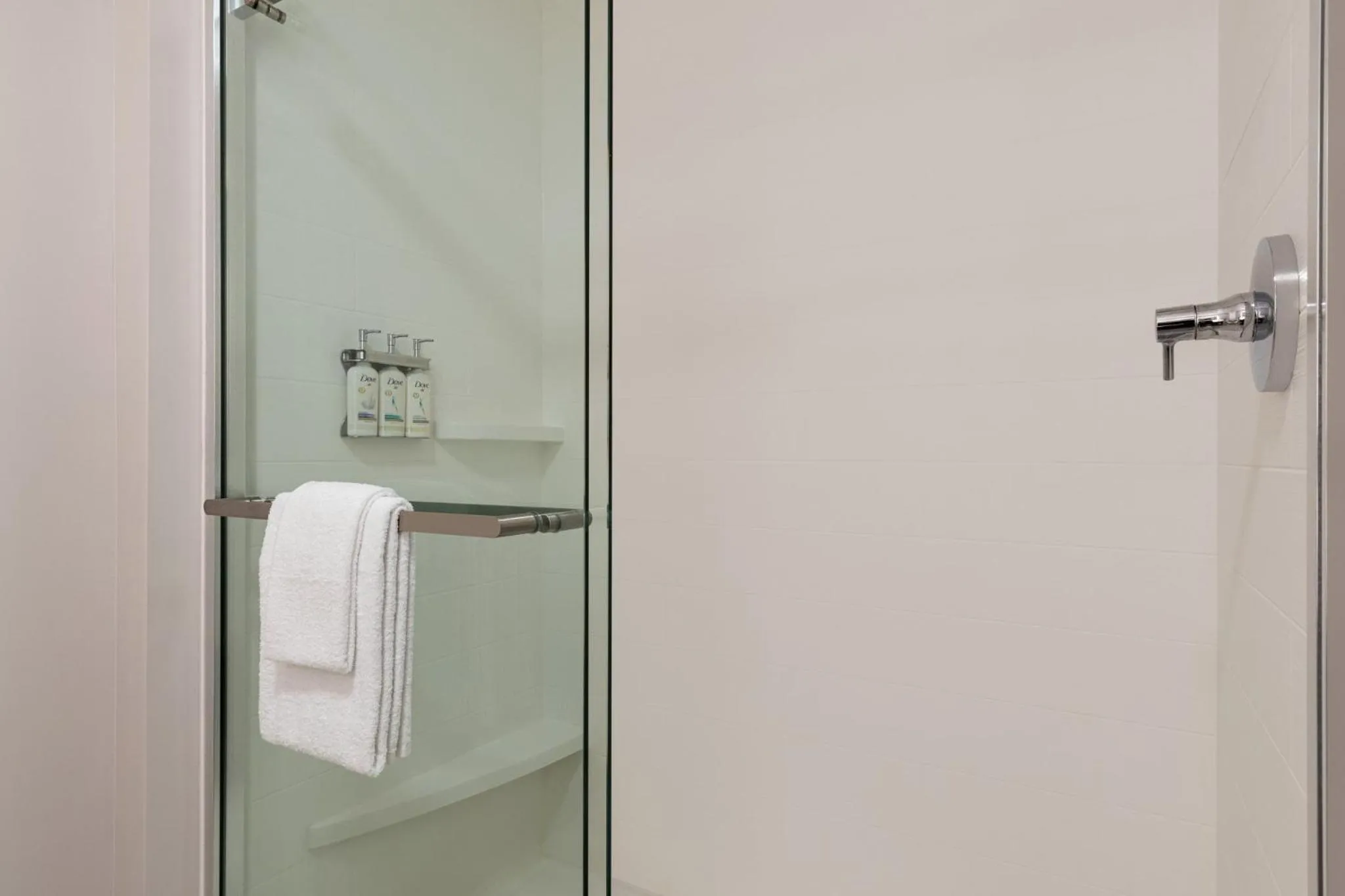 Standard Room with Two Queen Beds in Holiday Inn Express & Suites - Dalton - Walnut Ave by IHG