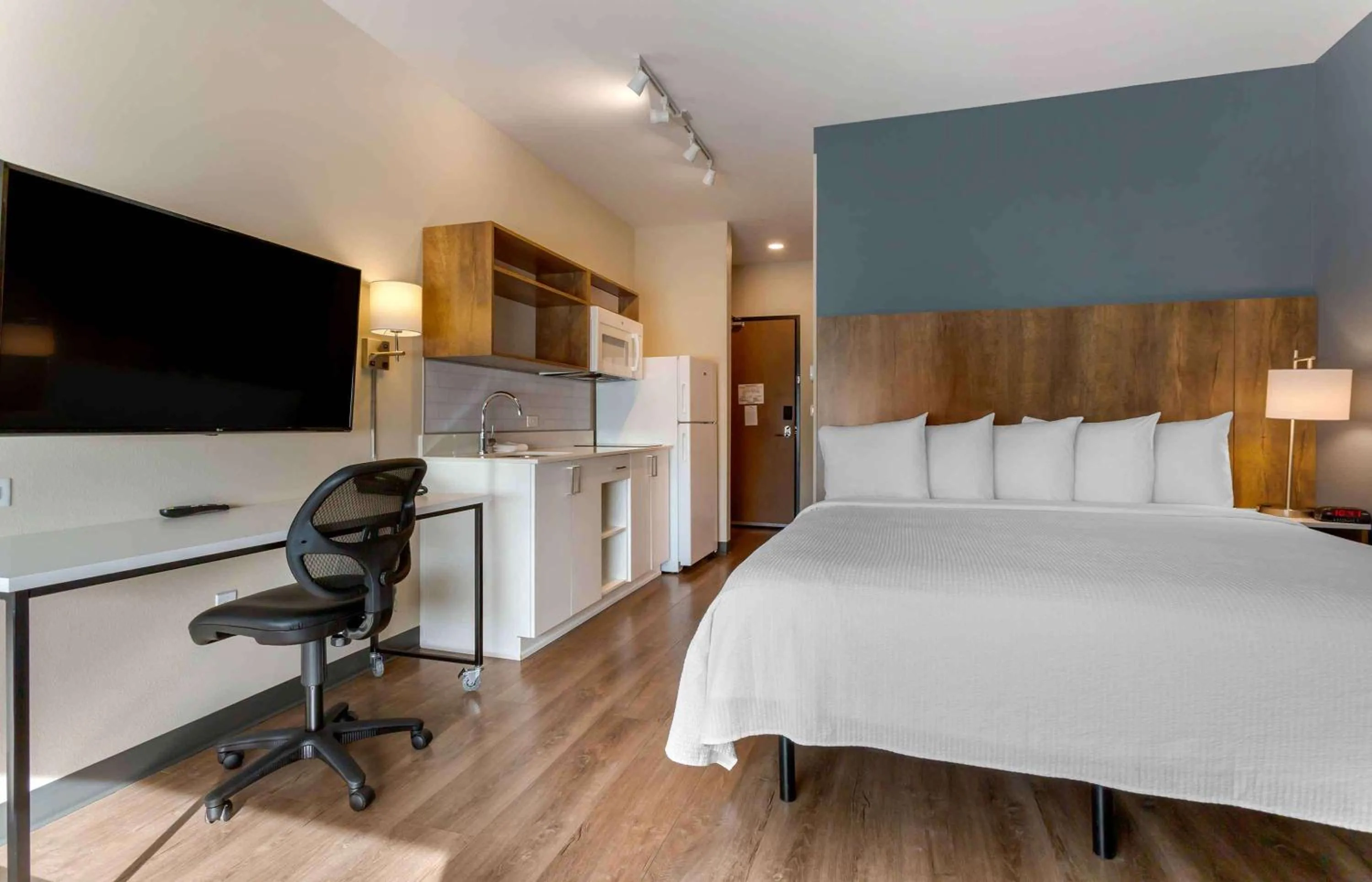 Deluxe Studio with 1 King Bed - Non-Smoking in Extended Stay America Premier Suites - Phoenix - Chandler - Downtown