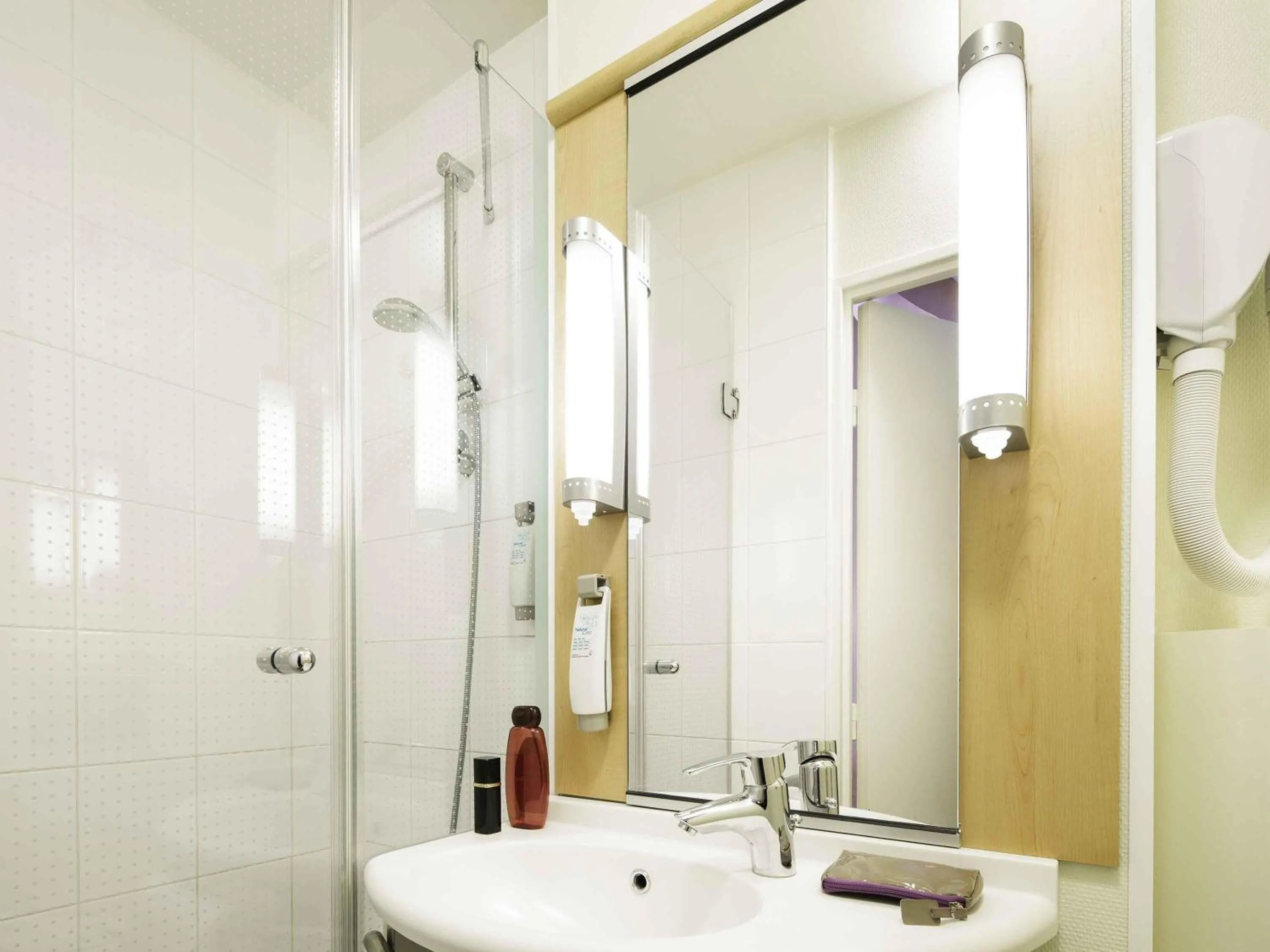 Standard Double Room in ibis Versailles Château