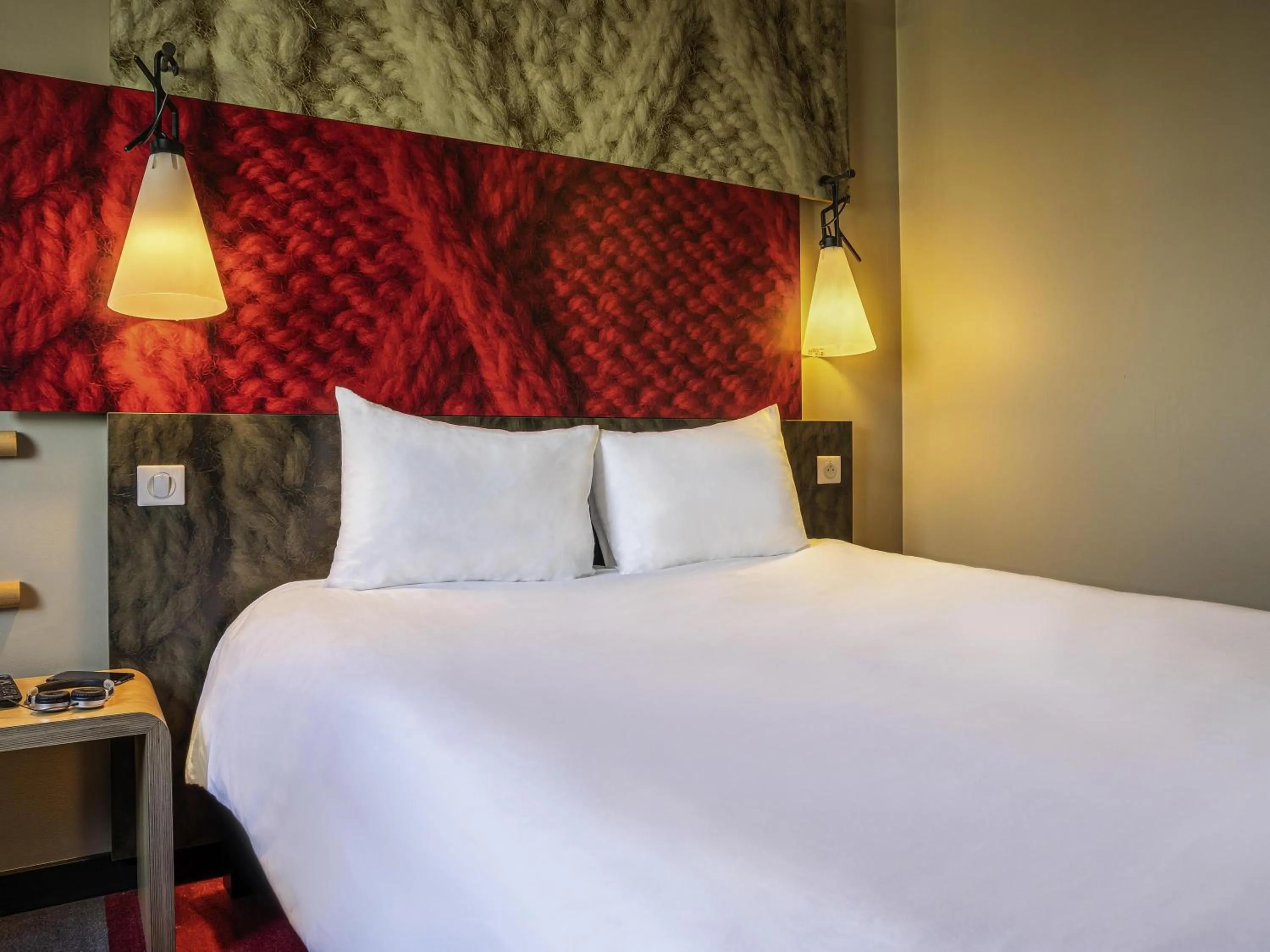 Standard Double Room with Balcony in ibis Nanterre La Défense