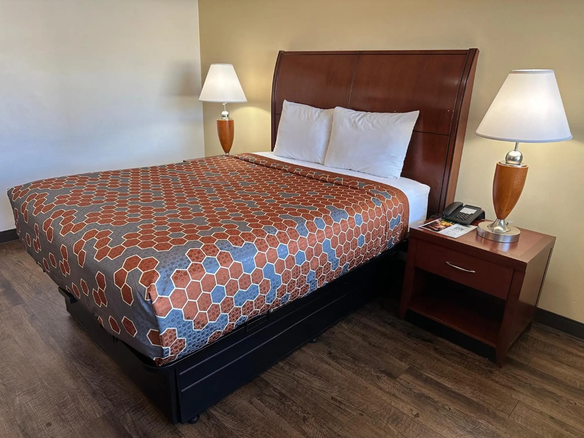 Deluxe Queen Room - Non-Smoking in Desert Sands Inn & Suites
