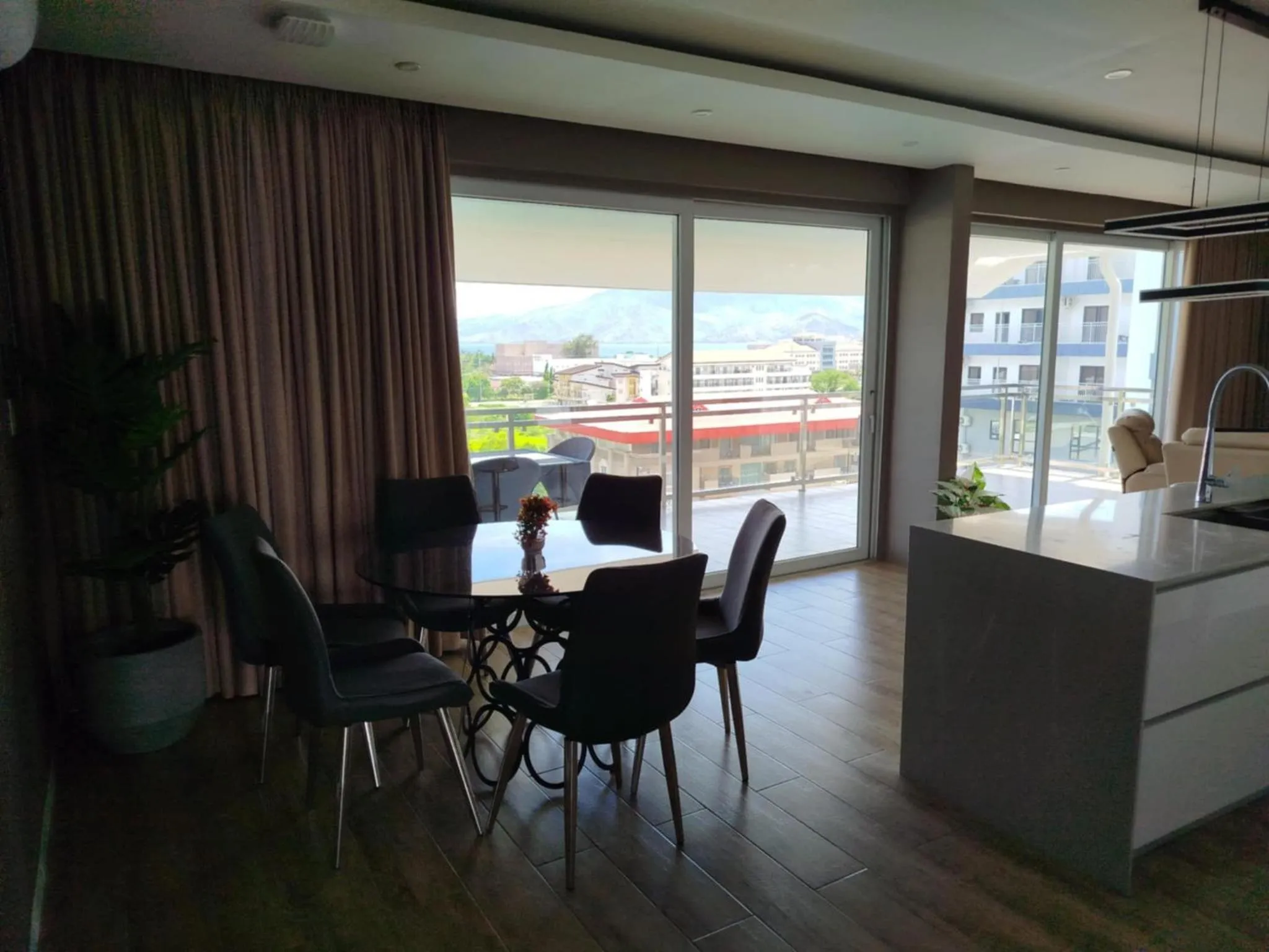 Penthouse Apartment in Chequers Suites Subic Bay
