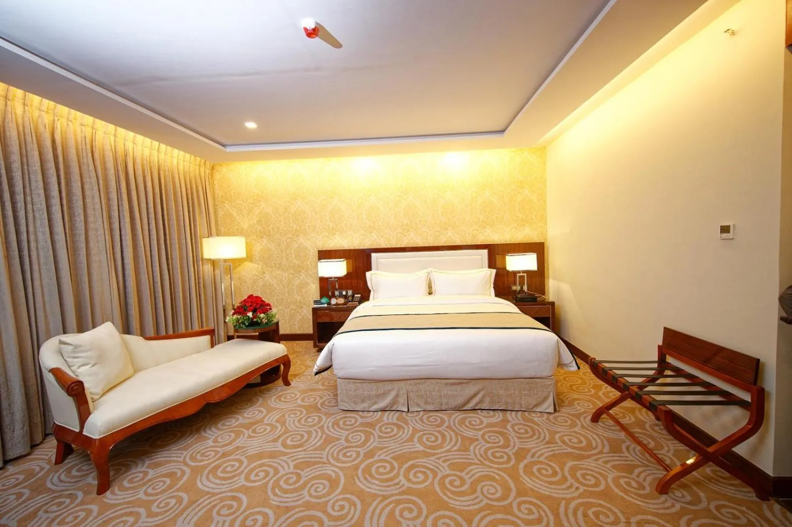 Queen Room in Royal Swiss Lahore