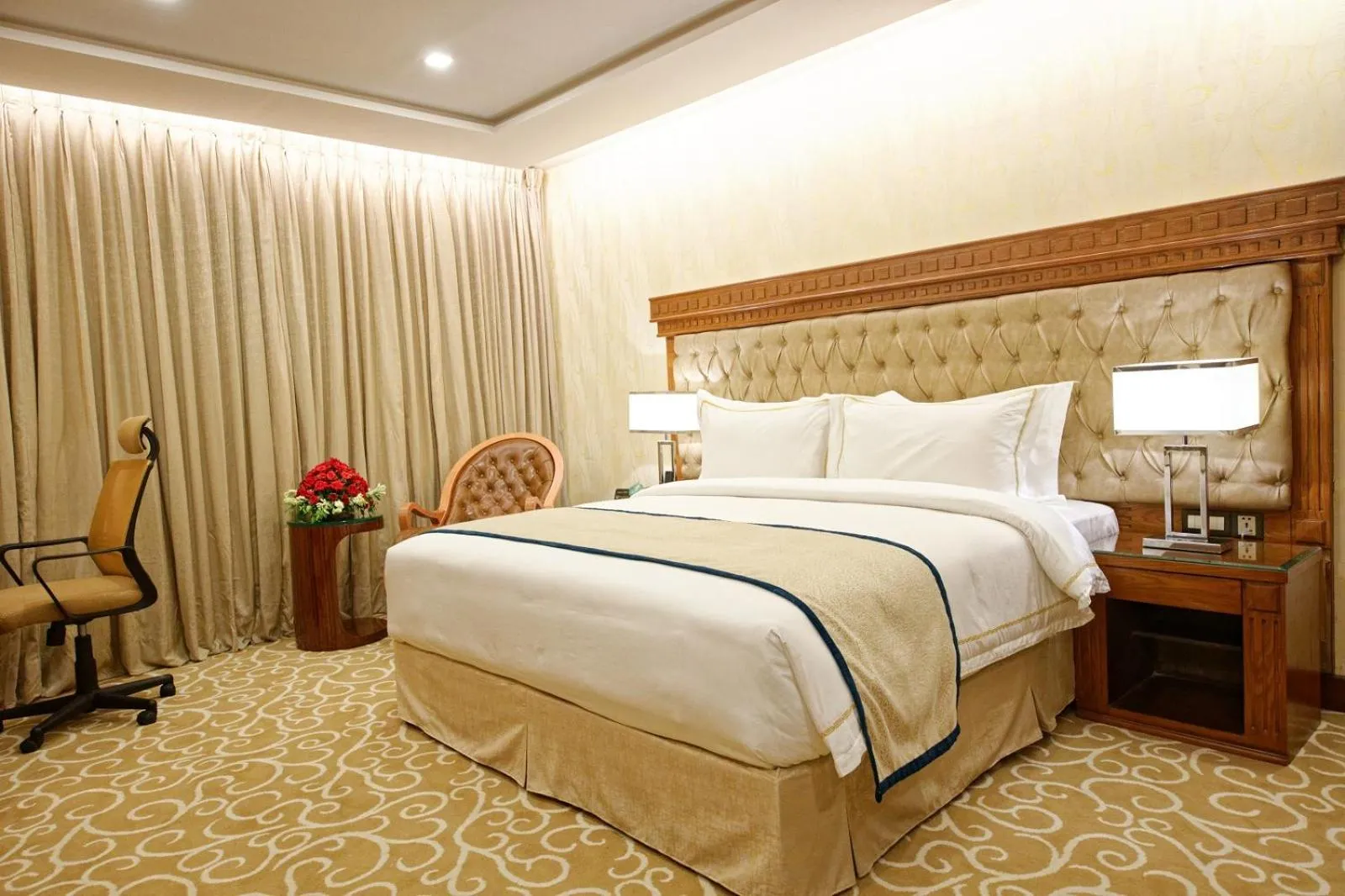 Deluxe King Room in Royal Swiss Lahore