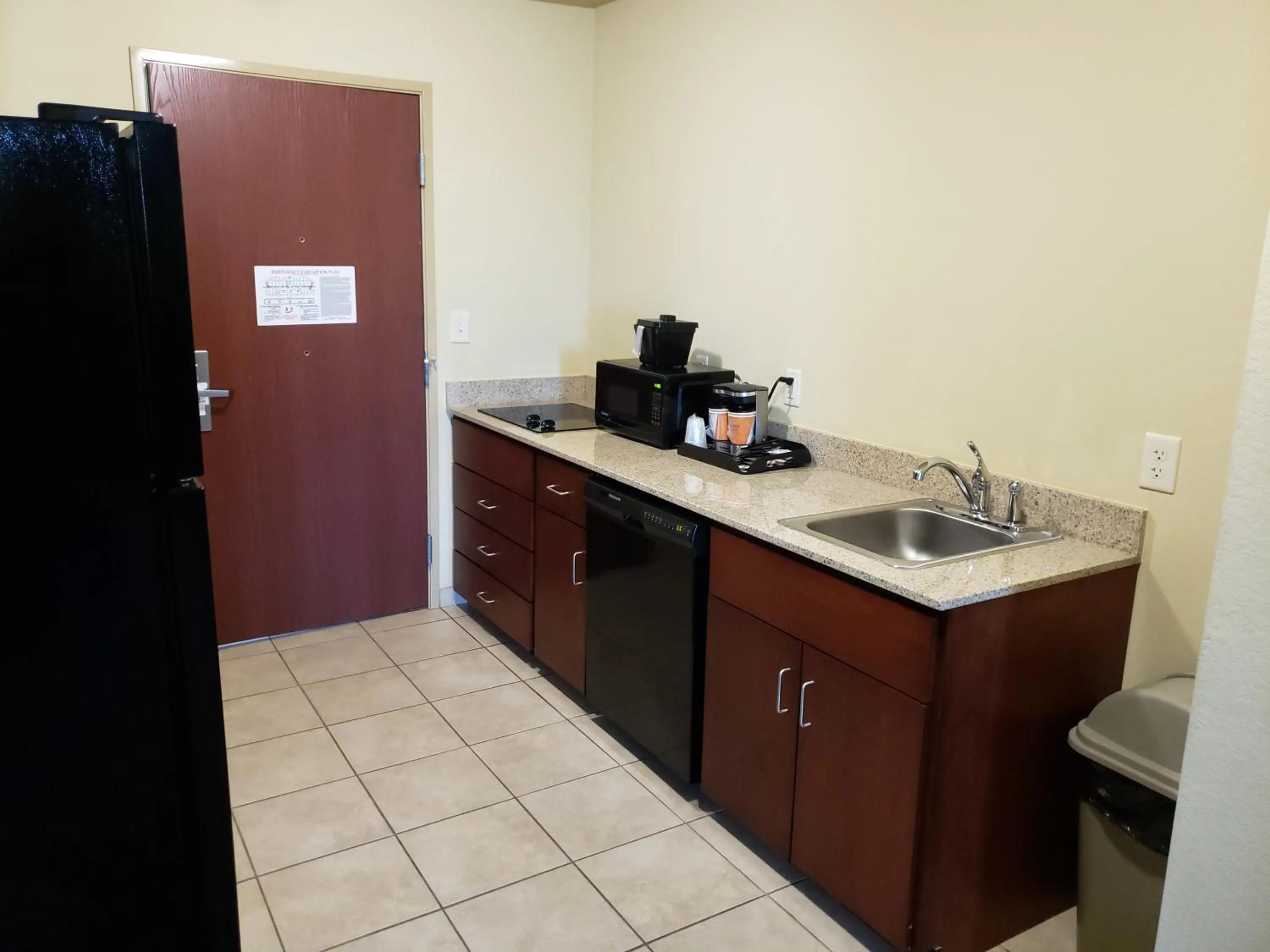 King Suite - Disability Access in Cobblestone Inn & Suites - Holyoke