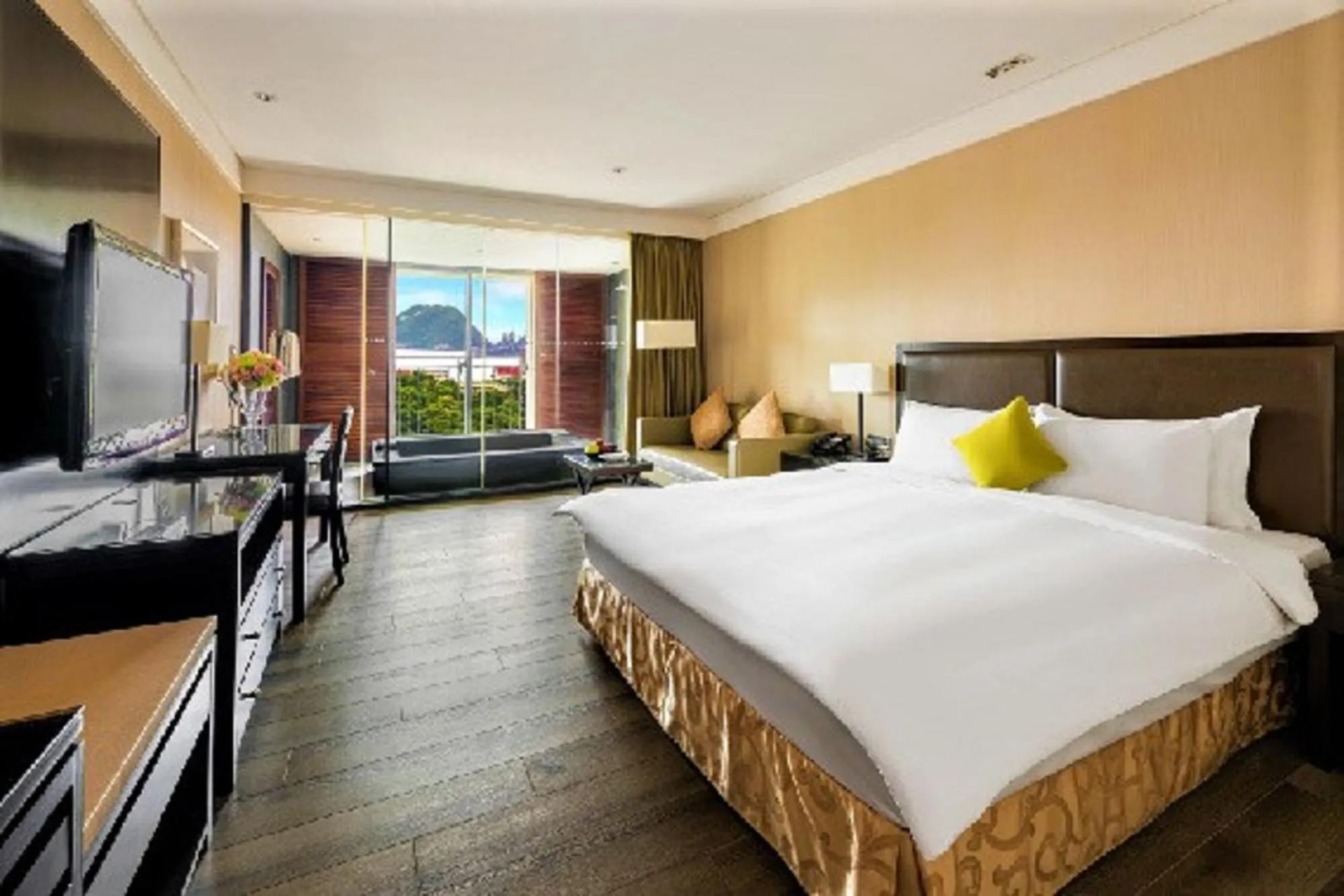 Deluxe Queen Room in RSL Cold & Hot Springs Resort Suao