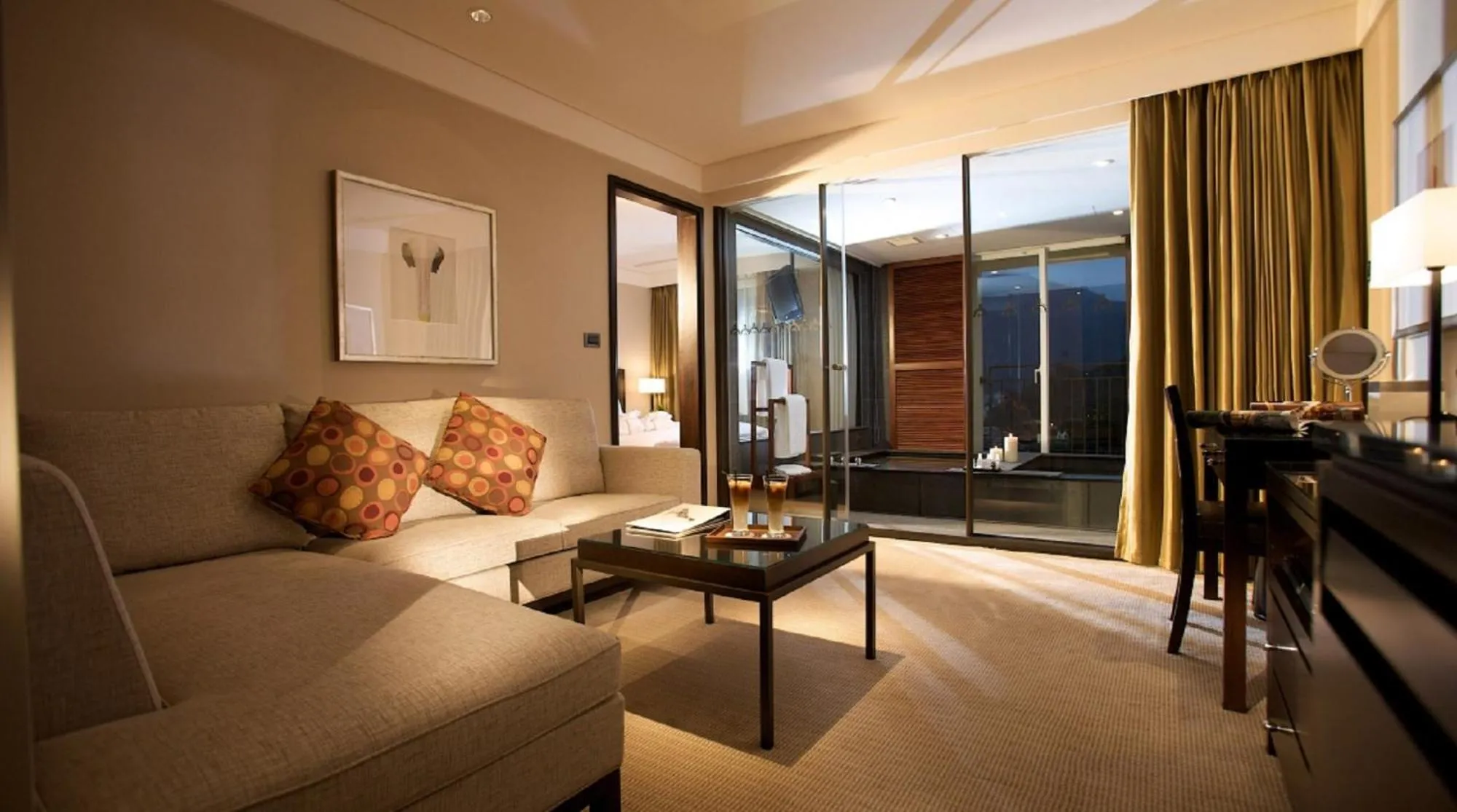 Deluxe Queen Suite in RSL Cold & Hot Springs Resort Suao