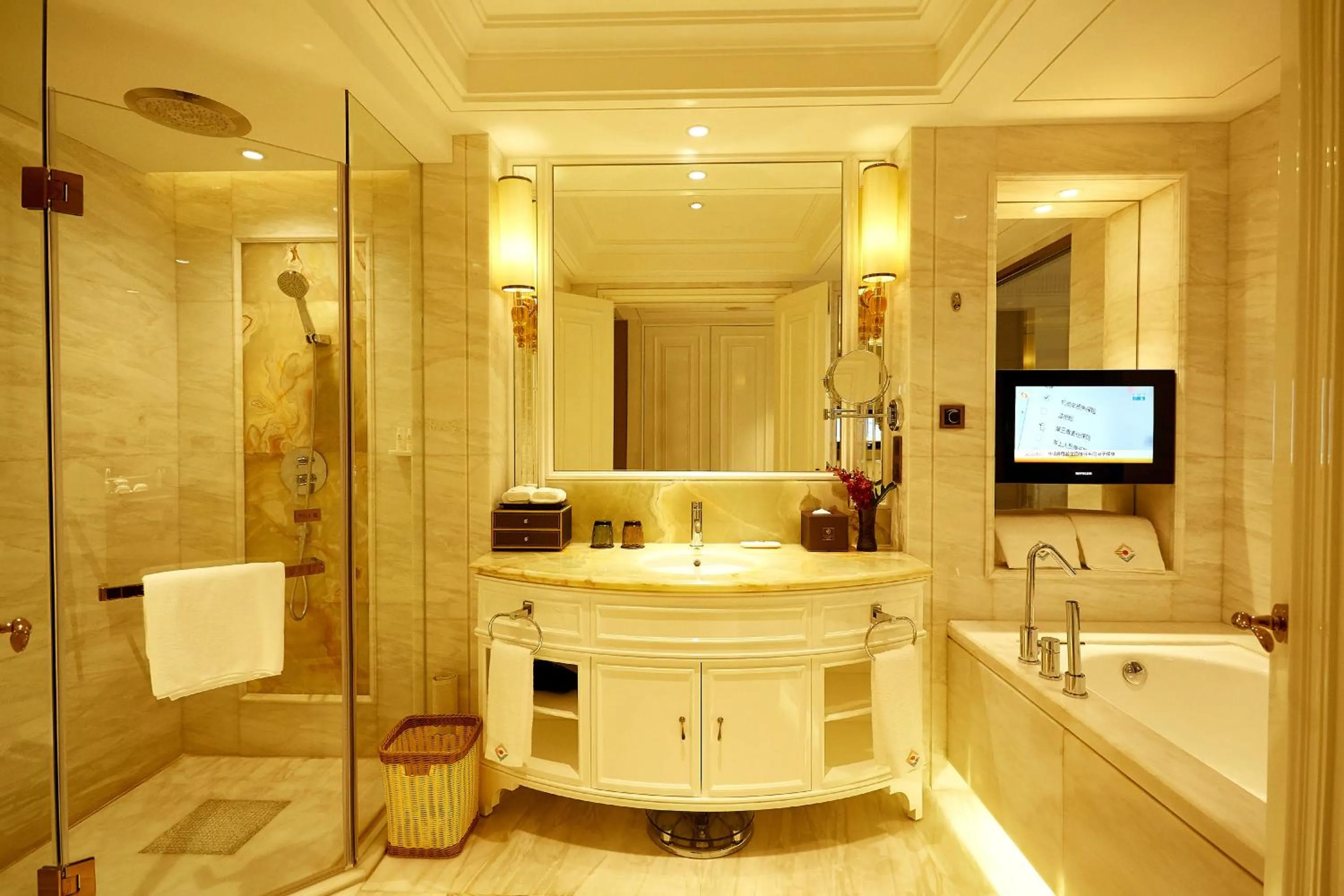 Executive Twin Room with River View in Estandon Hotel Guangzhou