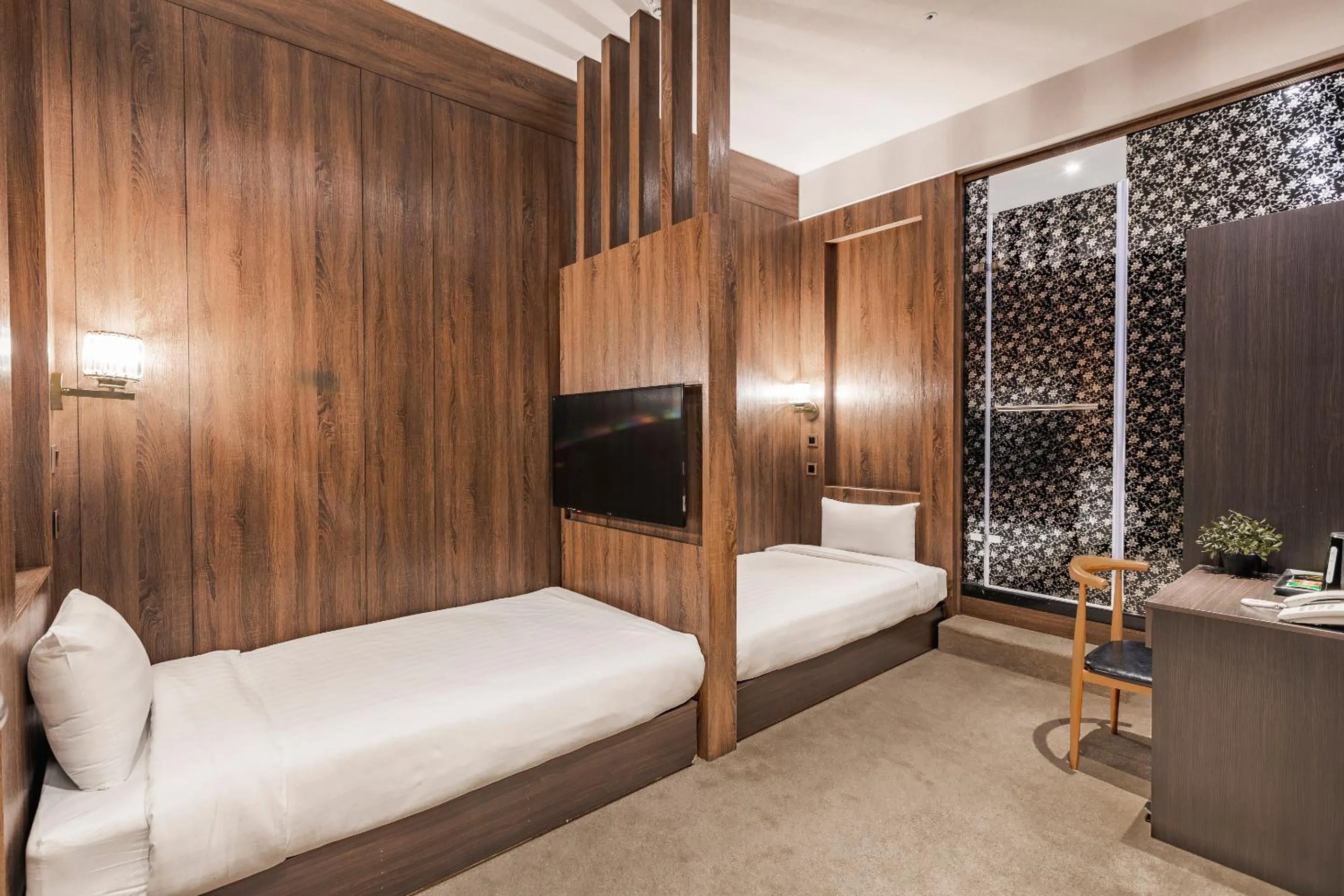 Japanese-style Business Suite in Mayer Inn