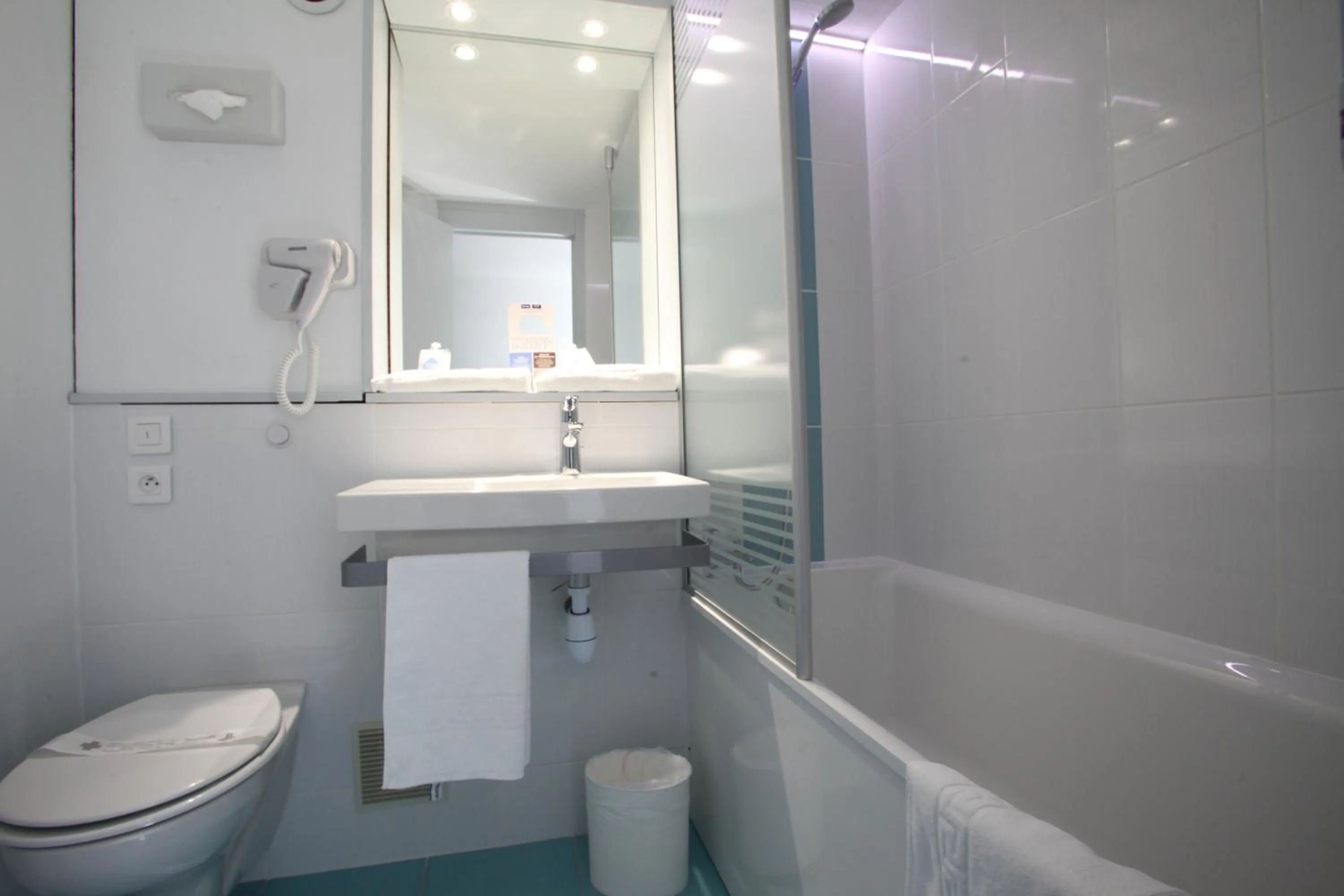 Triple Room (3 single Beds) in Kyriad Nancy Sud - Ludres