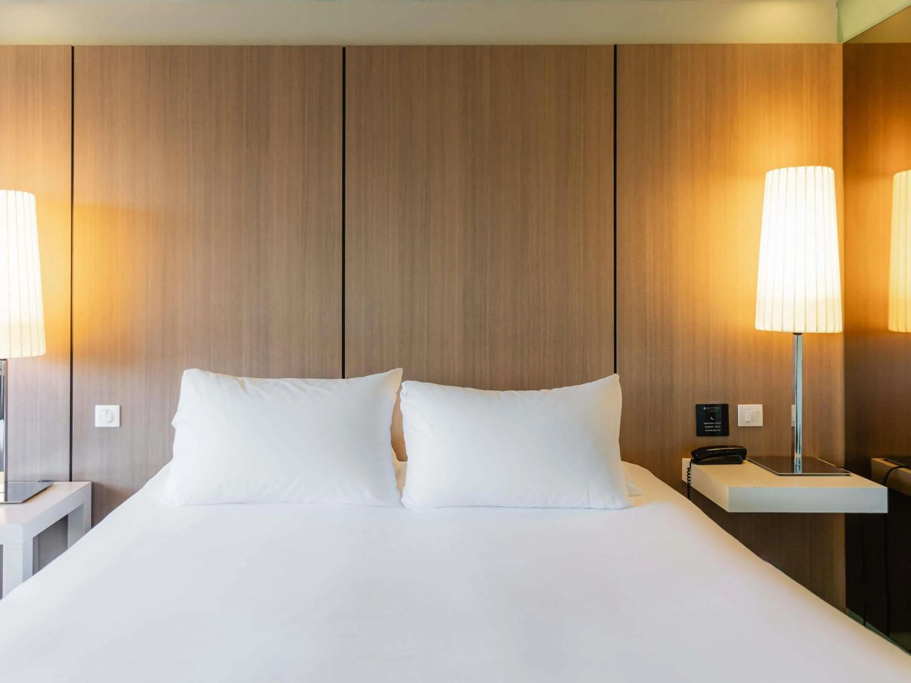 Deluxe King Room in Pullman Bordeaux Lac