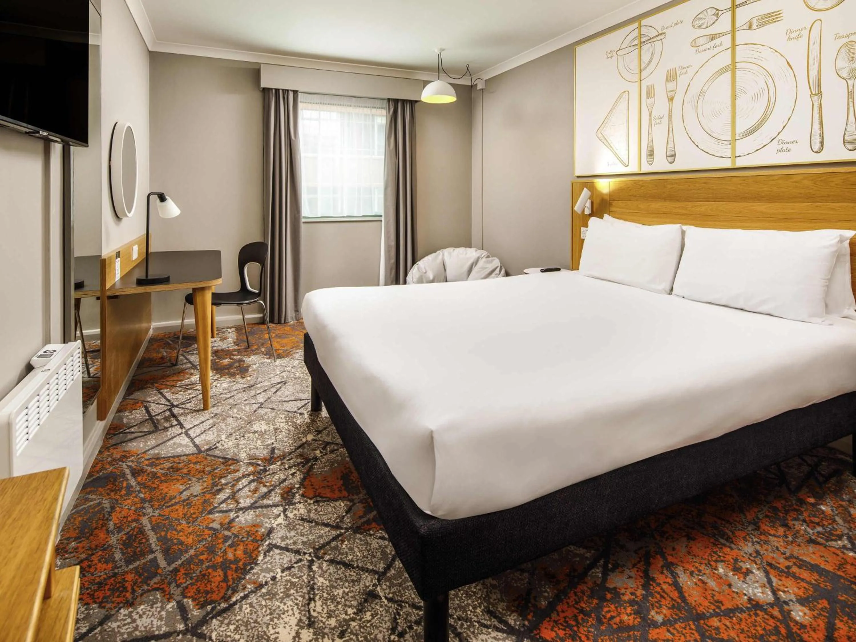 Queen Room in ibis Styles Birmingham Centre