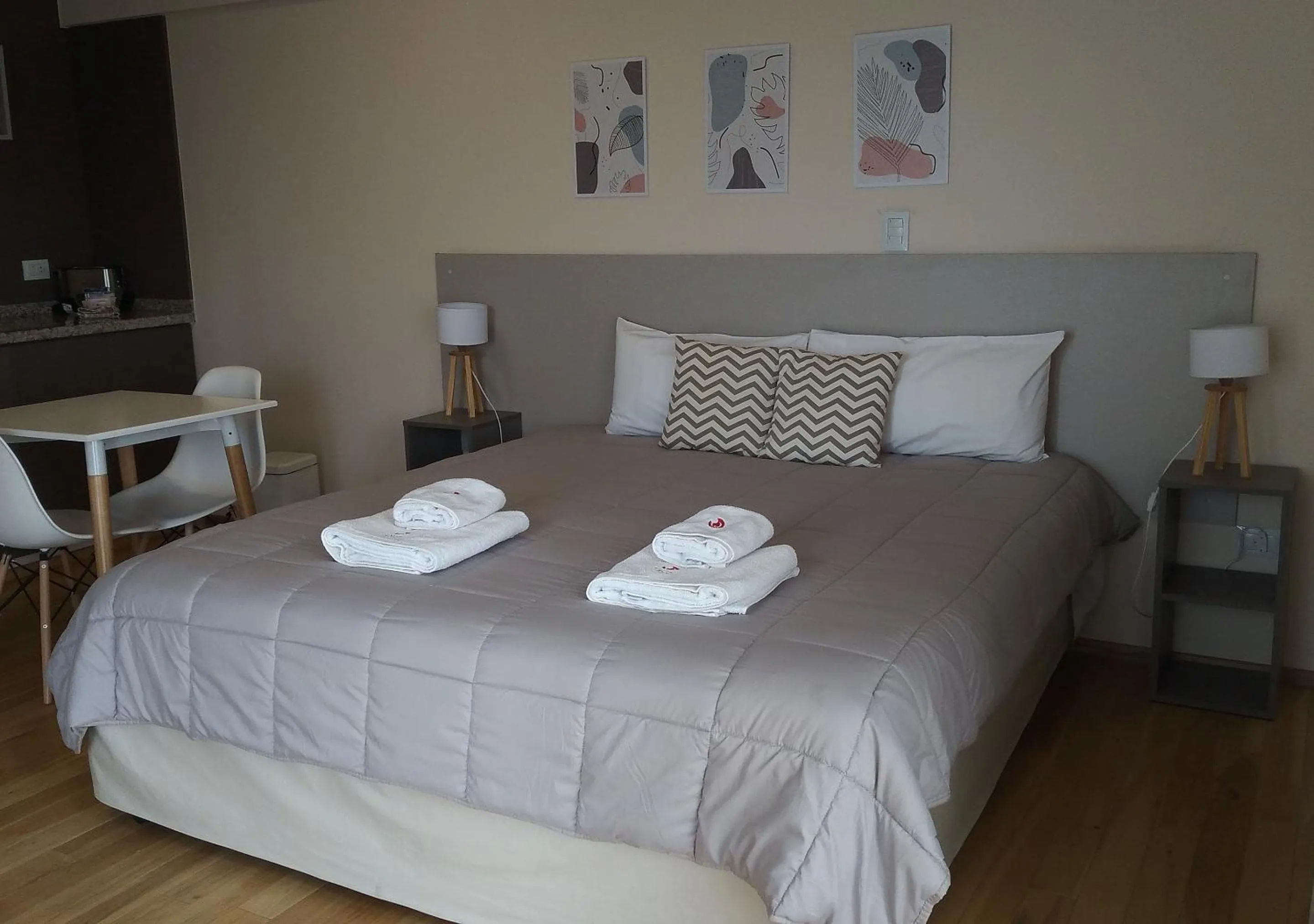 Deluxe Room in Apart Hotel Quijote by DOT Suites