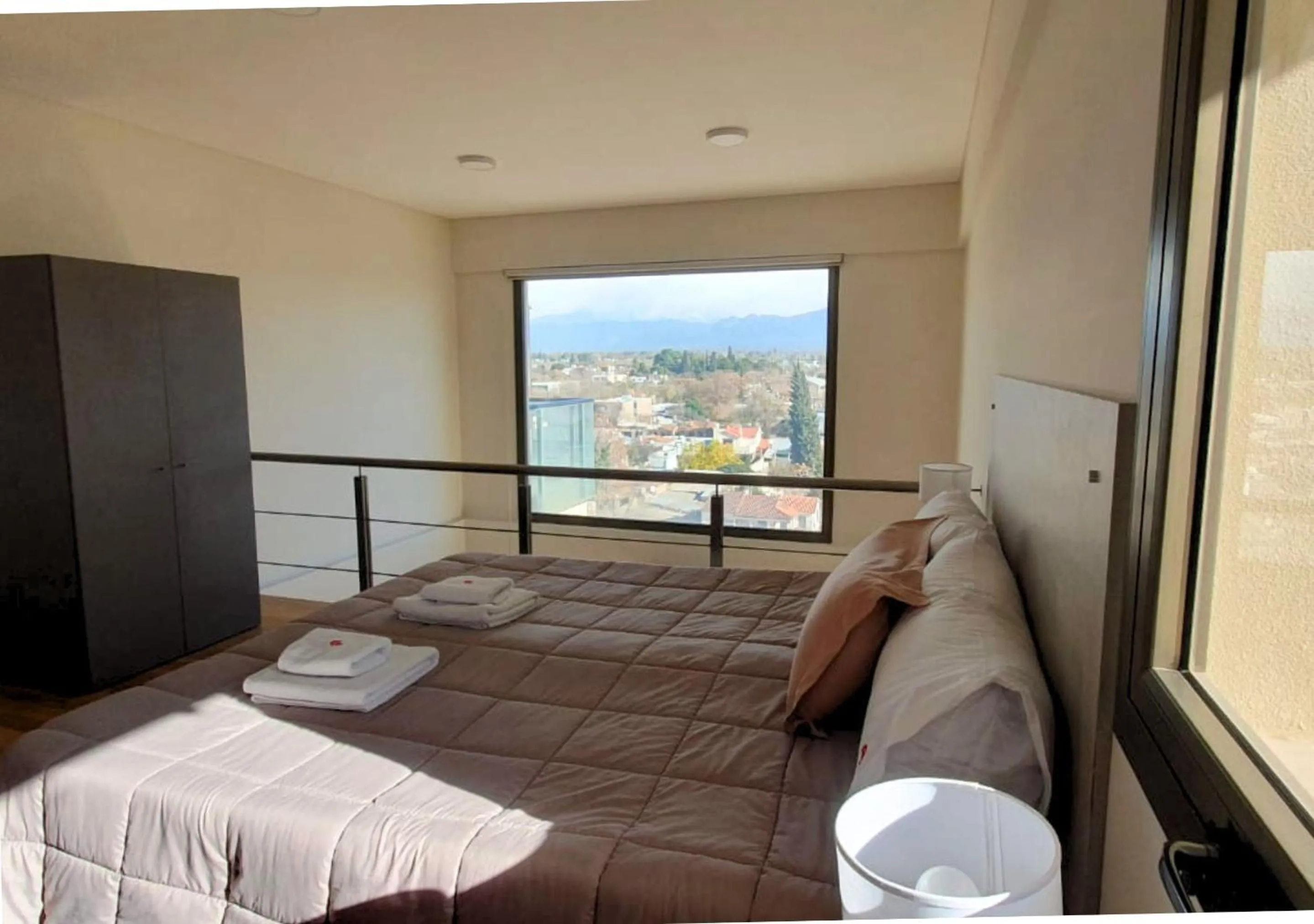 One-Bedroom Loft Apartment with Balcony in Apart Hotel Quijote by DOT Suites