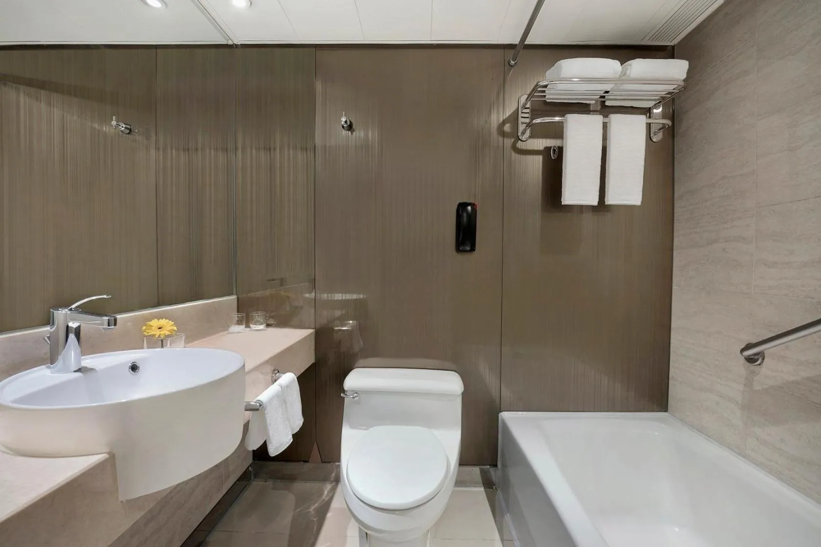 Queen or Twin Room with Side Harbor View in The Kowloon Hotel