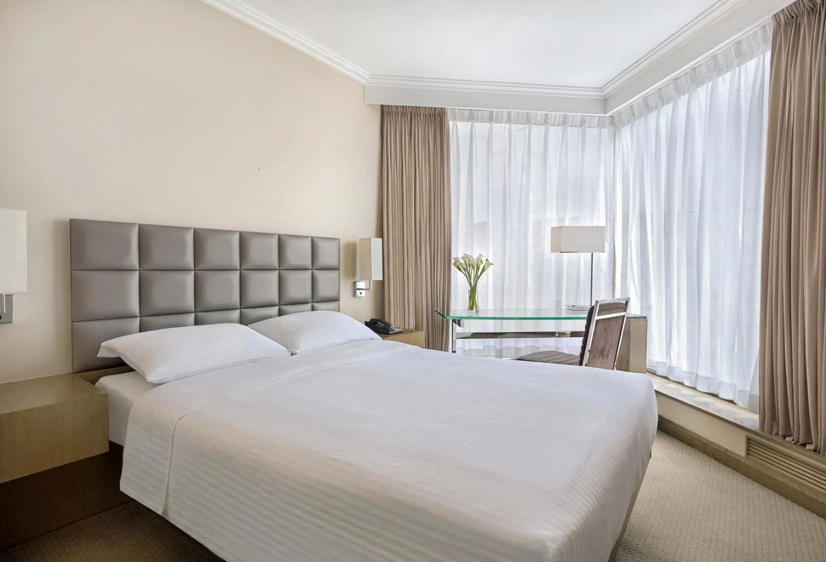 Superior Queen Room in The Kowloon Hotel