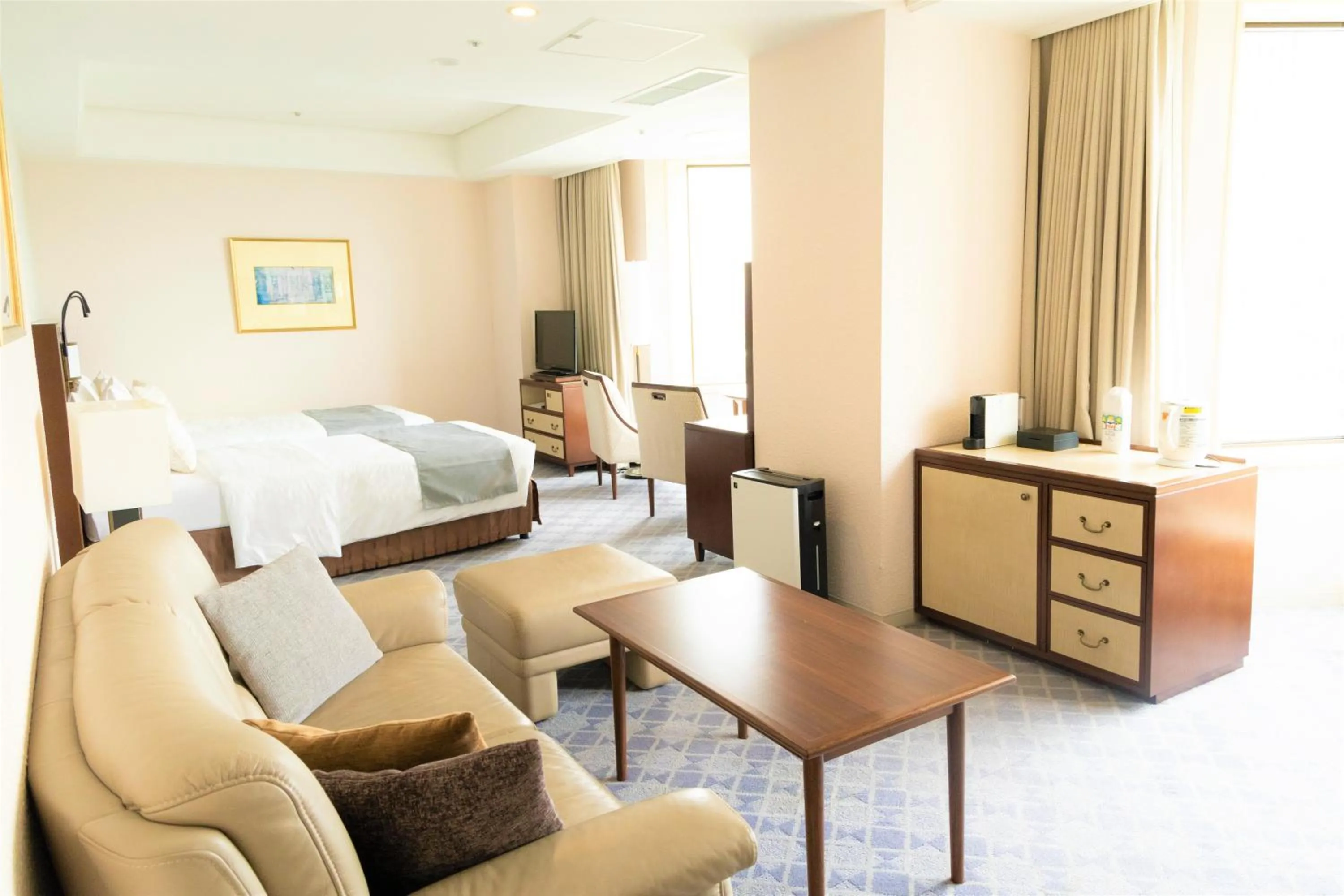 Tower Building Premier Twin in Imperial Hotel Tokyo