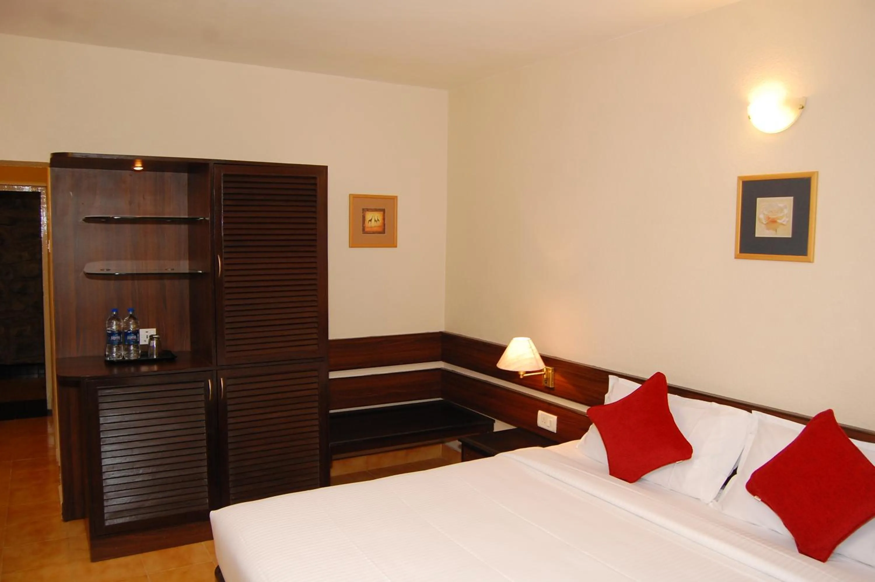 Deluxe Double Room in Green Pastures - A Hill Country Resort