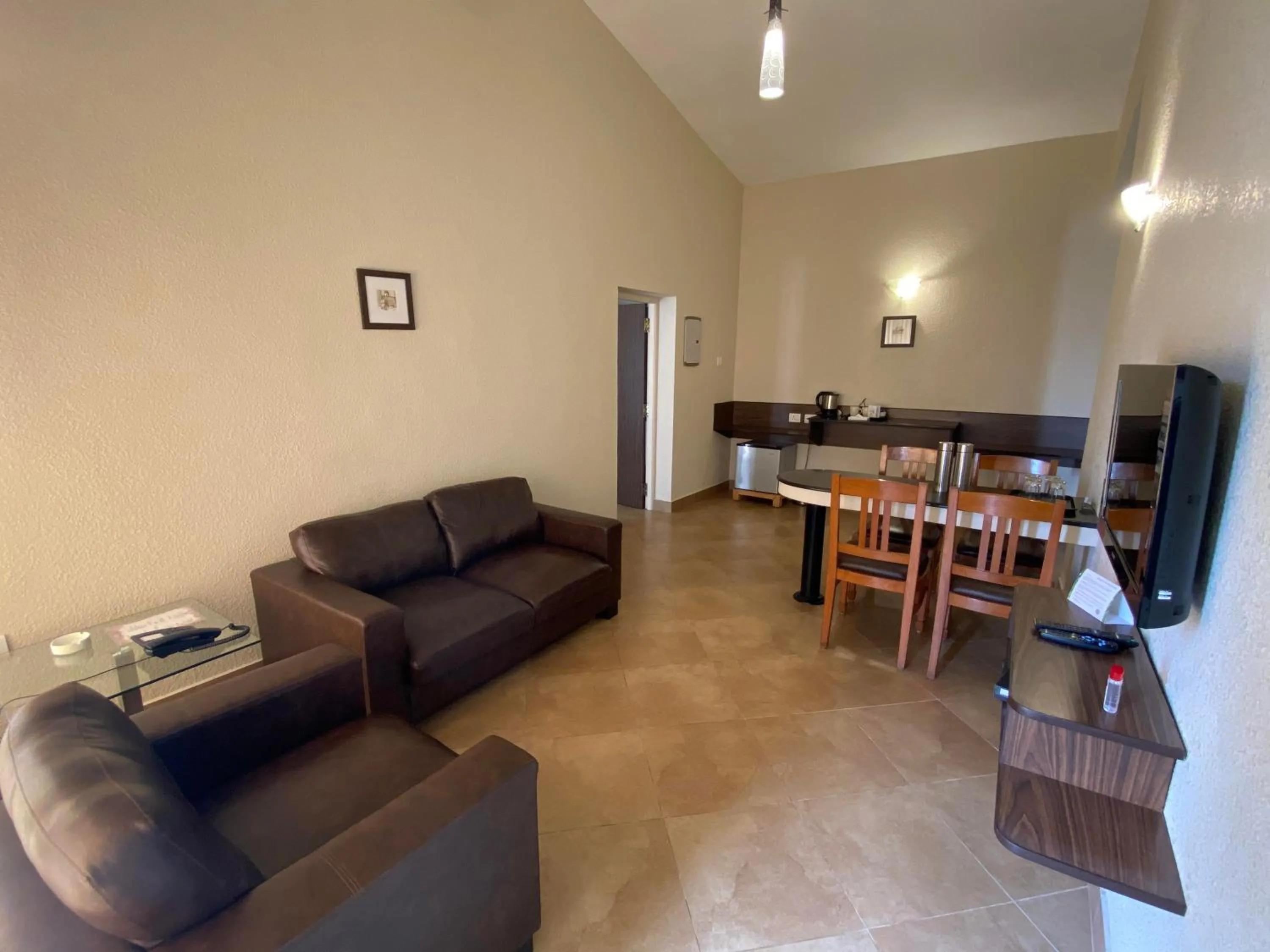 Premium 2 Bedroom Cottage in Green Pastures - A Hill Country Resort