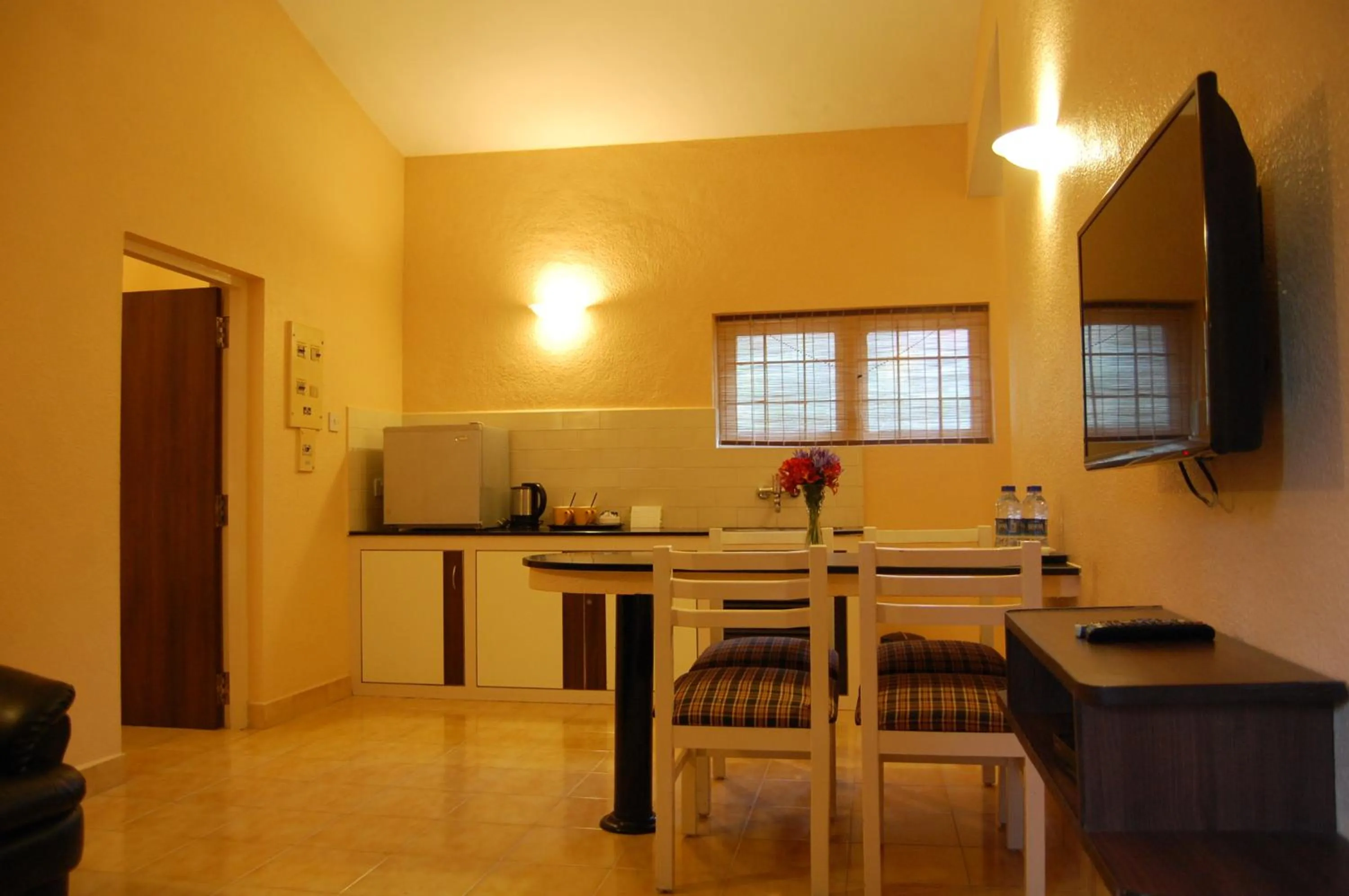 Deluxe 2 Bedroom Cottage in Green Pastures - A Hill Country Resort