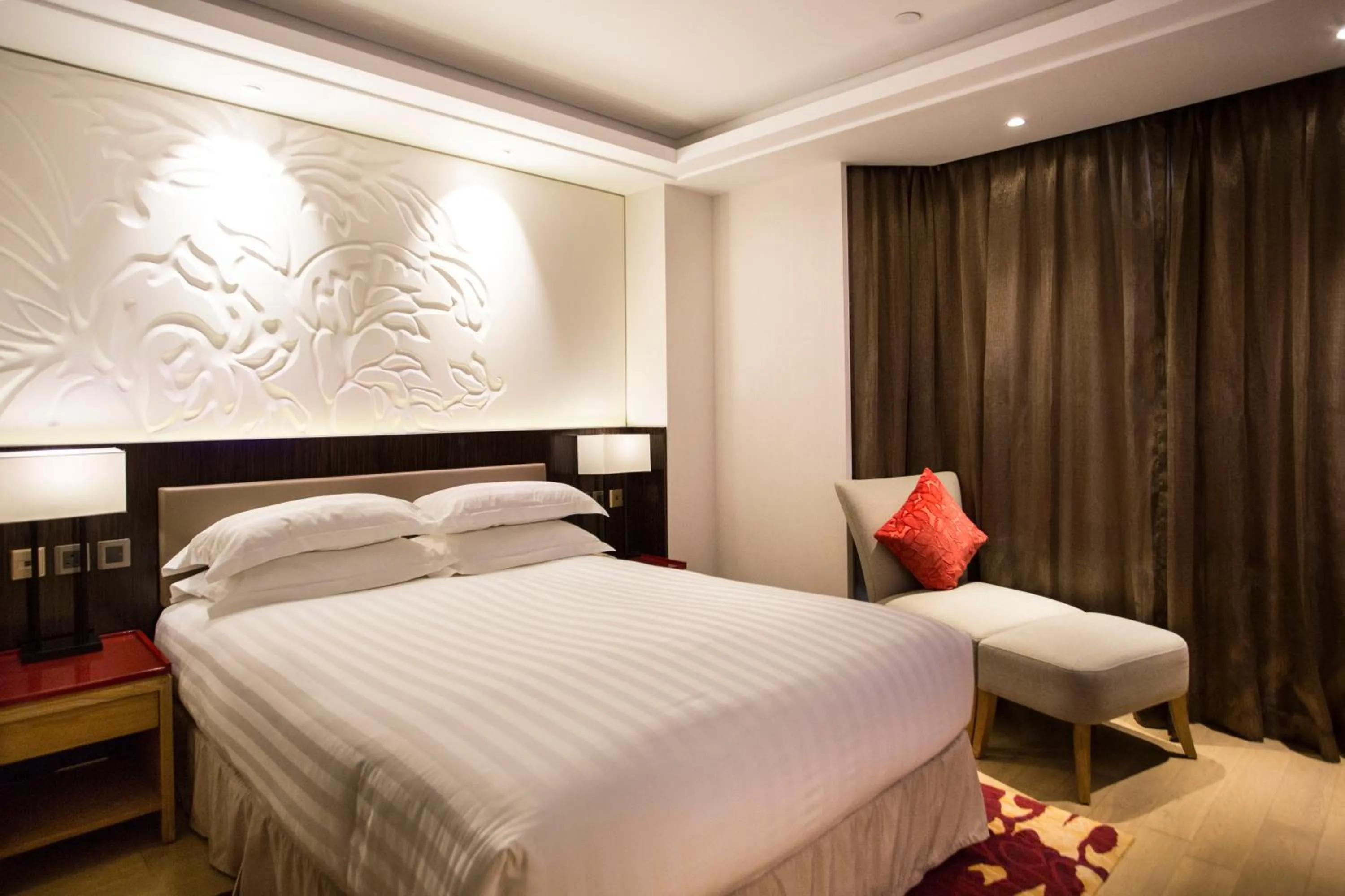 Wharney E-Plus with Double Bed in Wharney Hotel