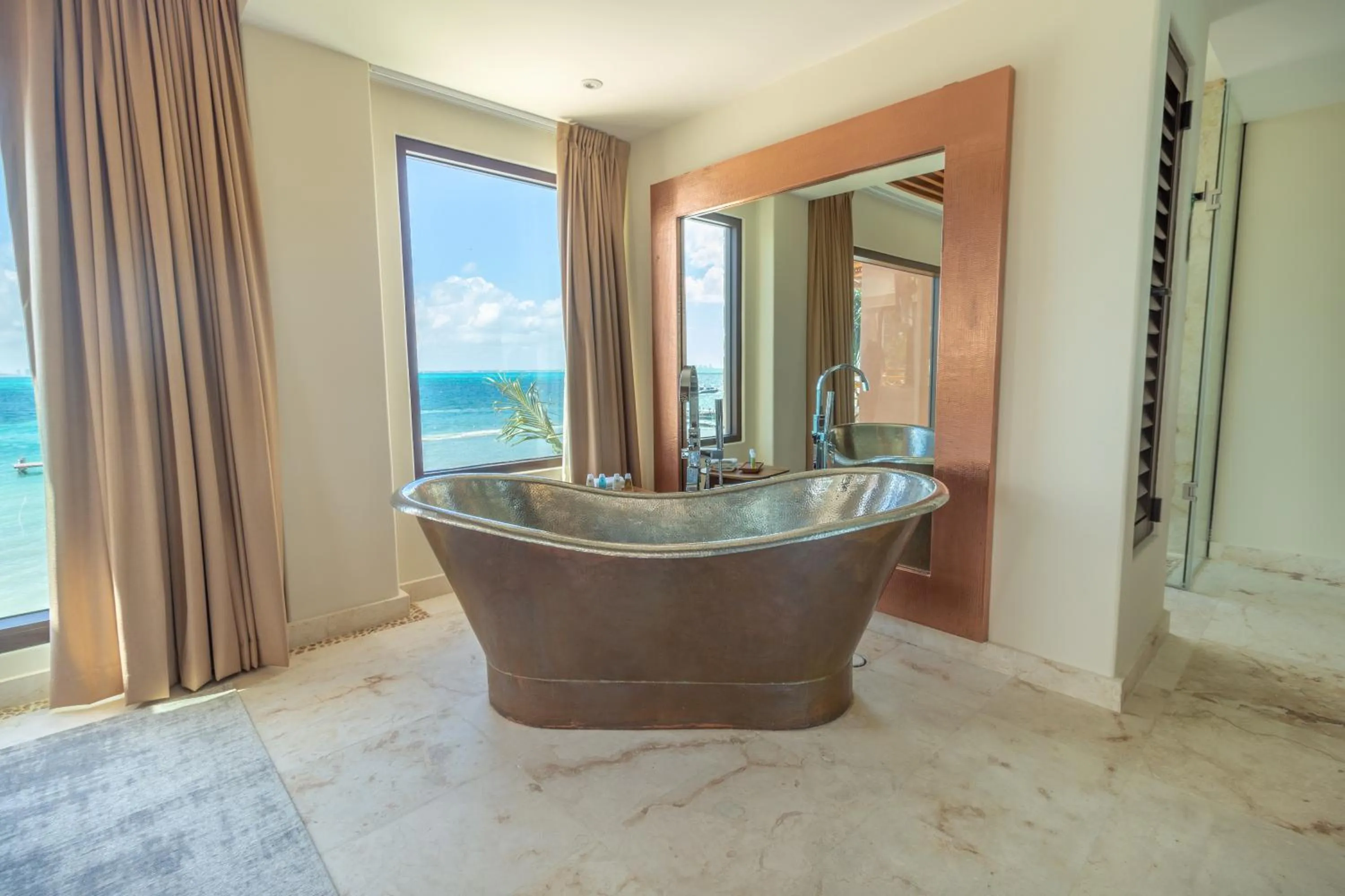 Belo Presidential Suite 1 King Bed Ocean View  in Hotel Beló Isla Mujeres - All Inclusive - Sargassum Free
