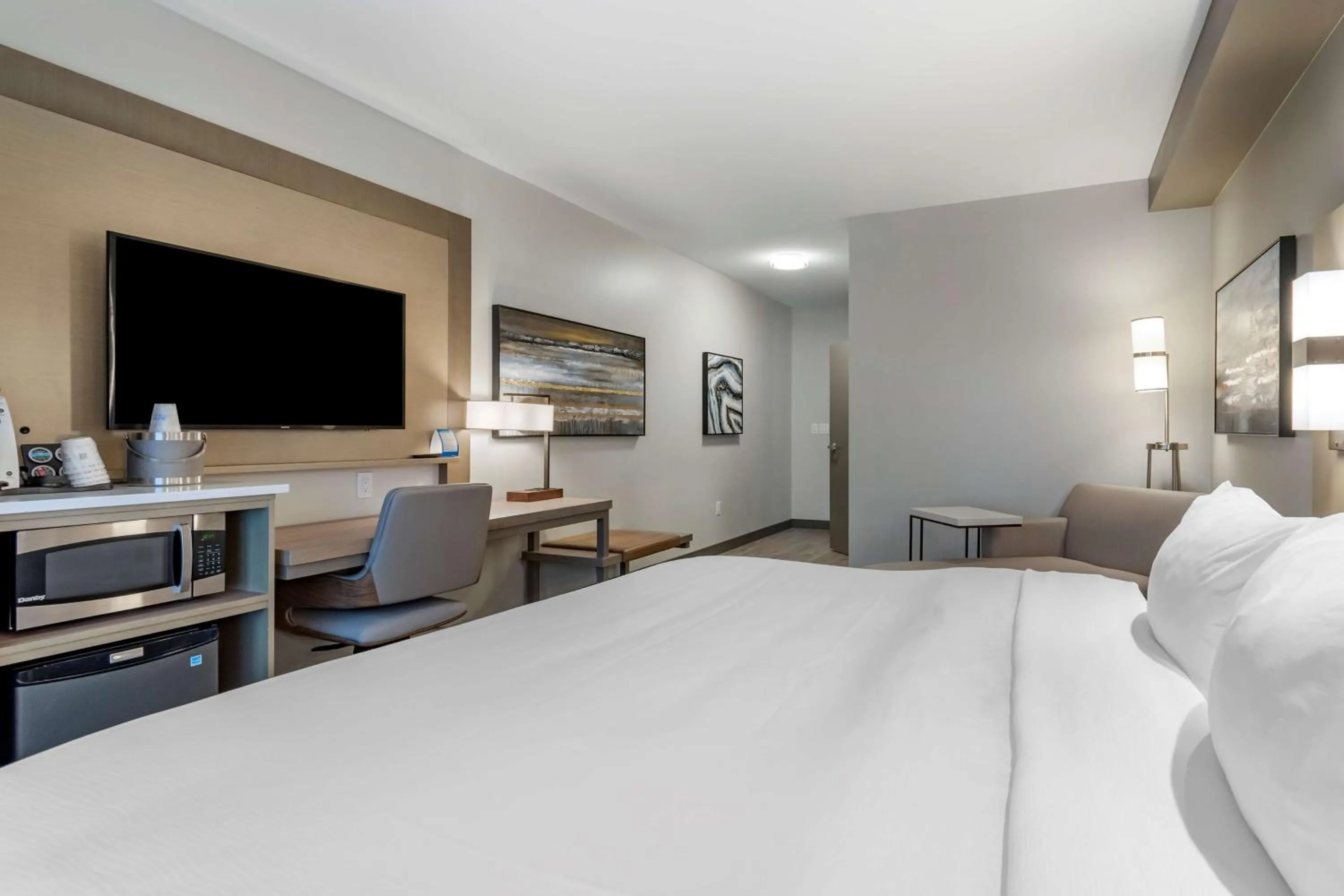 King Suite with Sofa Bed in Best Western Premier Prince Albert