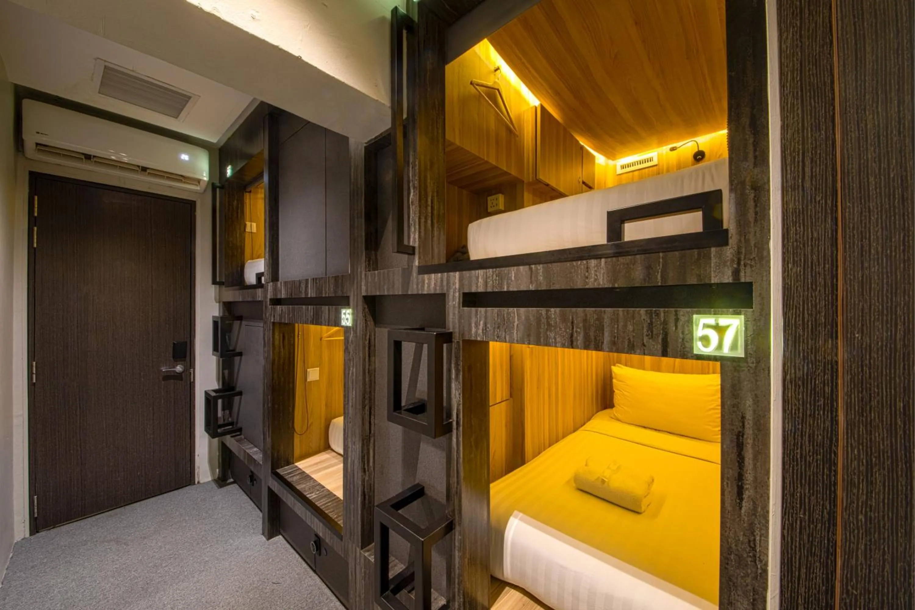 Premium Private Room with 4 Single Capsules in CUBE Boutique Capsule Hotel at Chinatown