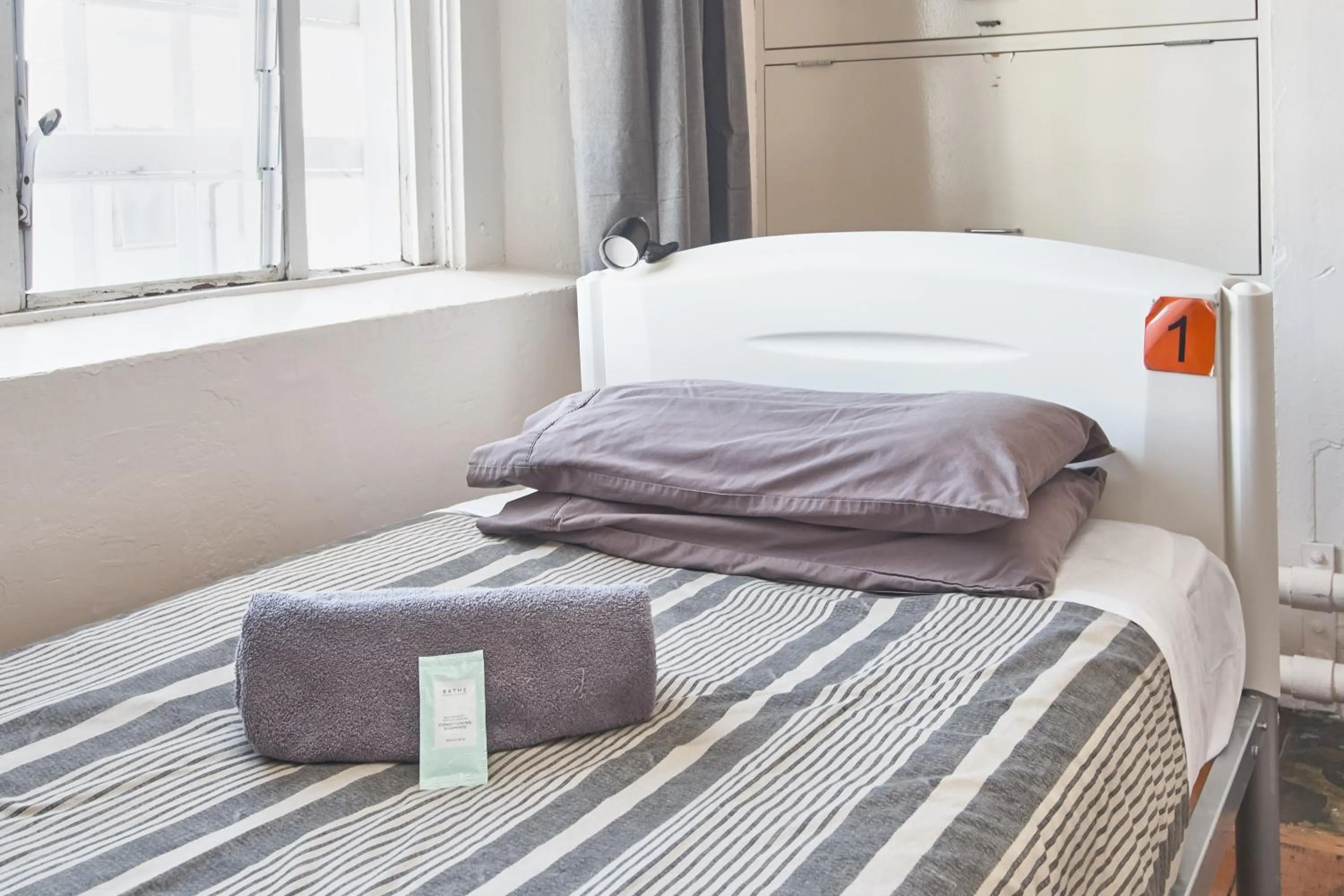 Single Bed in 10-Bed Mixed Dormitory Room in Jailhouse Accommodation