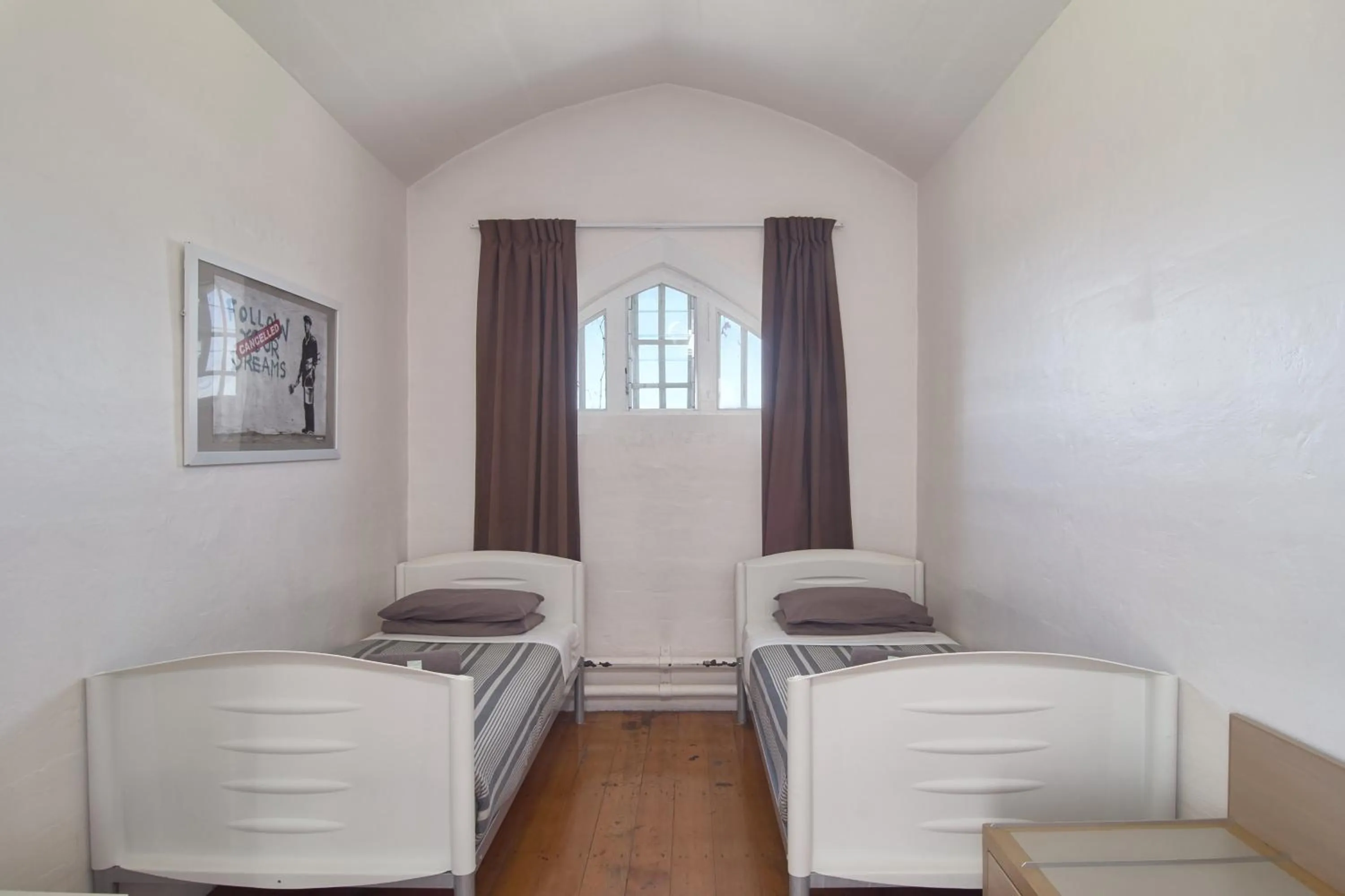 Standard Twin Room with Shared Bathroom in Jailhouse Accommodation